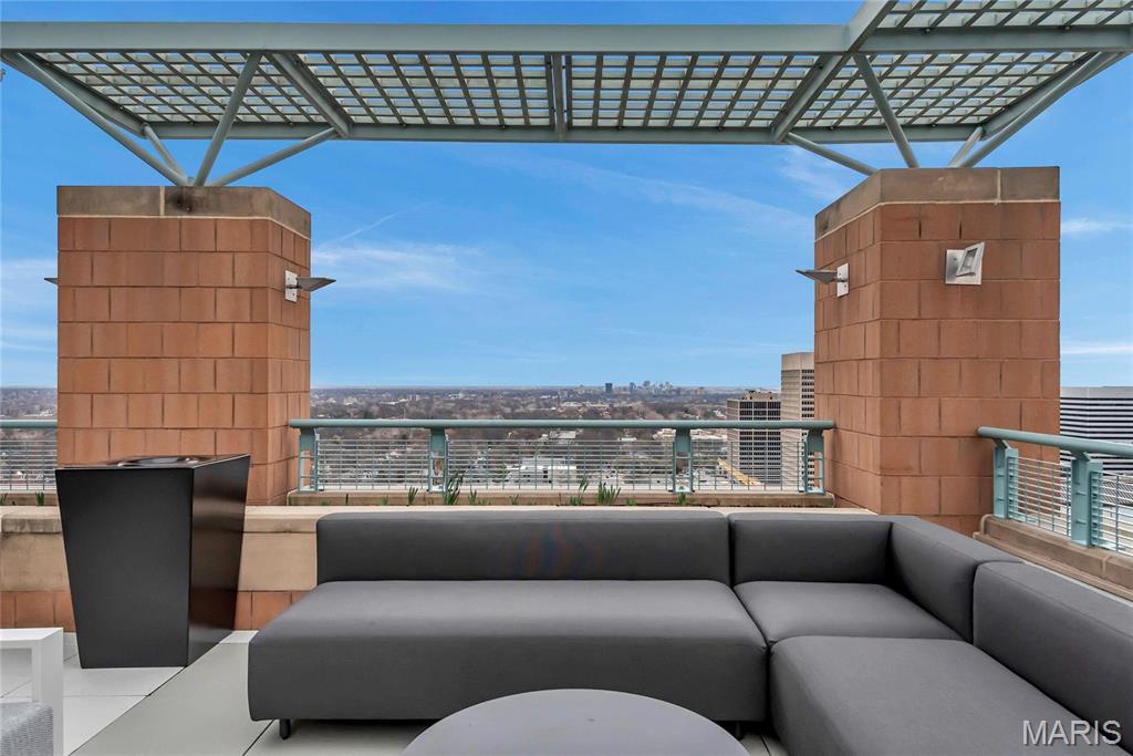 8025 Maryland Ave Unit: 3D