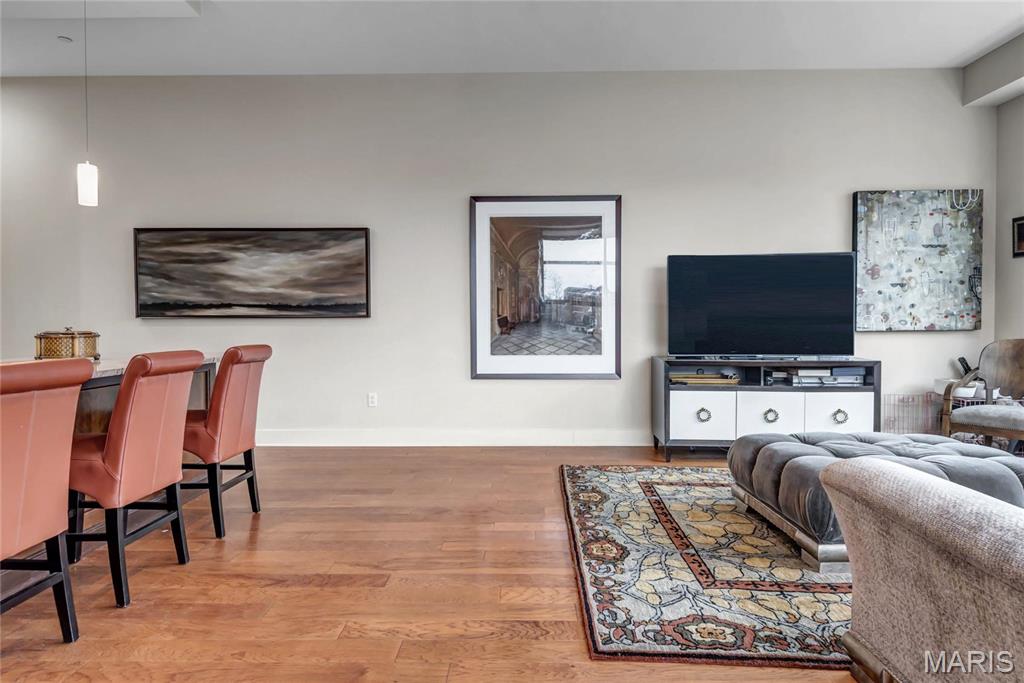 8025 Maryland Ave Unit: 3D