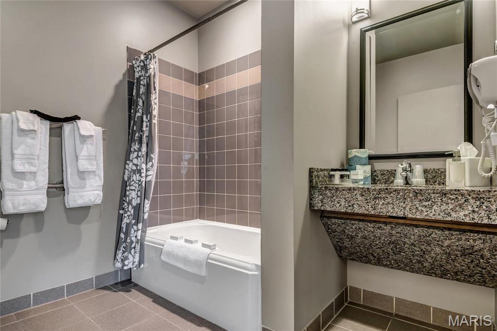8025 Maryland Ave Unit: 3D