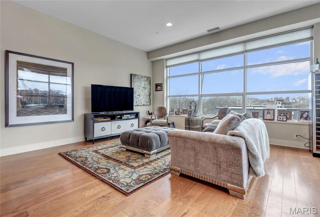 8025 Maryland Ave Unit: 3D