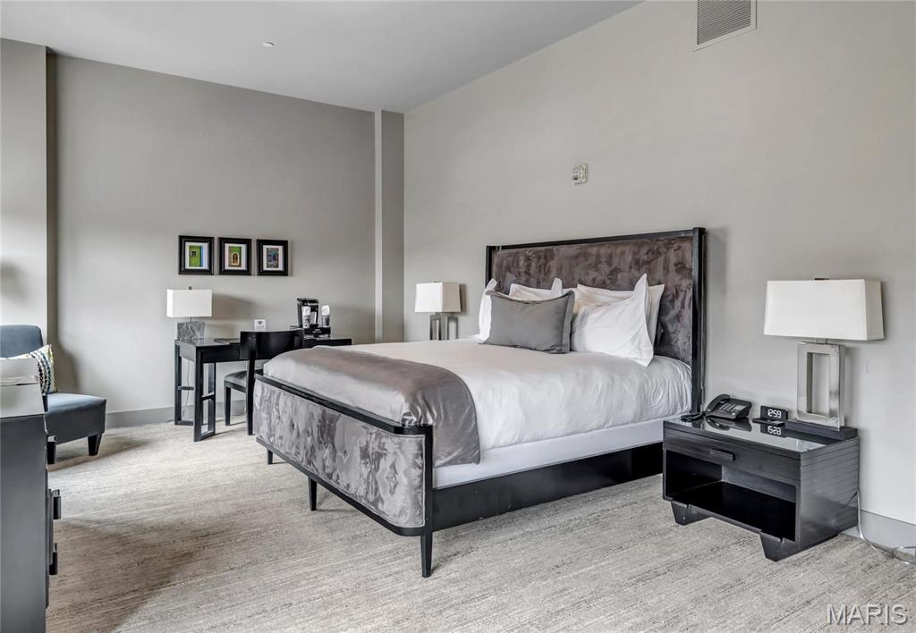 8025 Maryland Ave Unit: 3D
