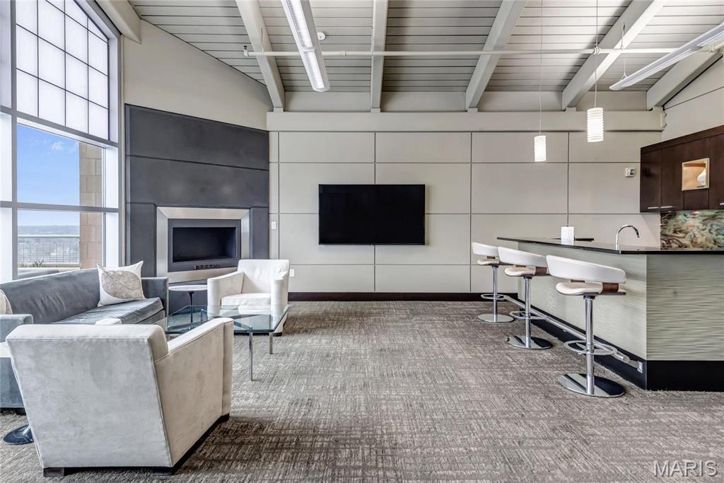 8025 Maryland Ave Unit: 3D