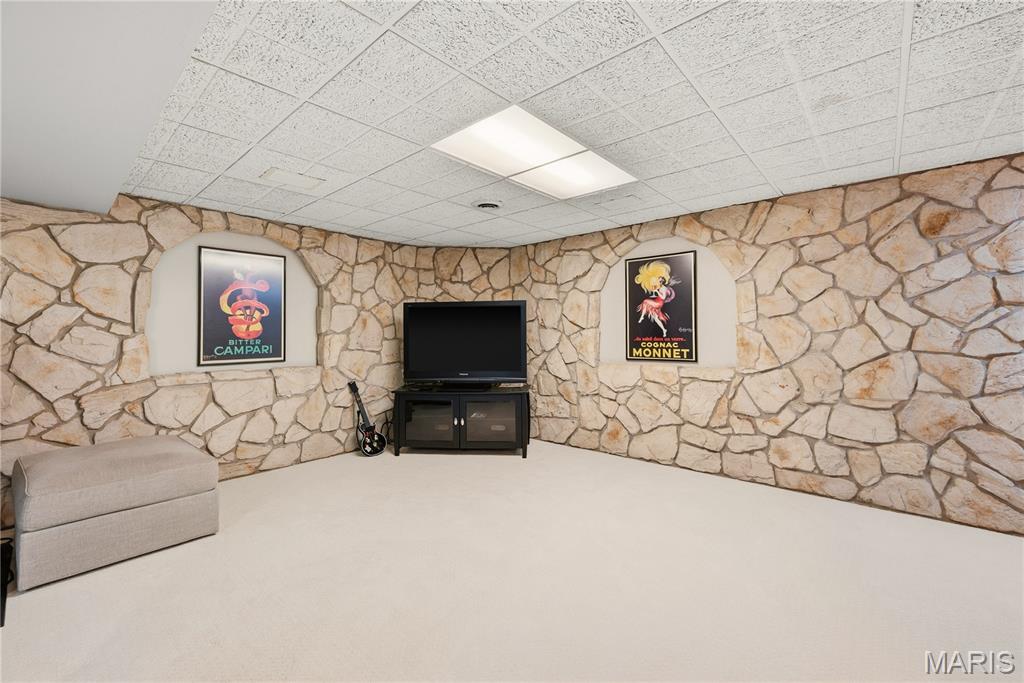 607 Lampadaire Drive