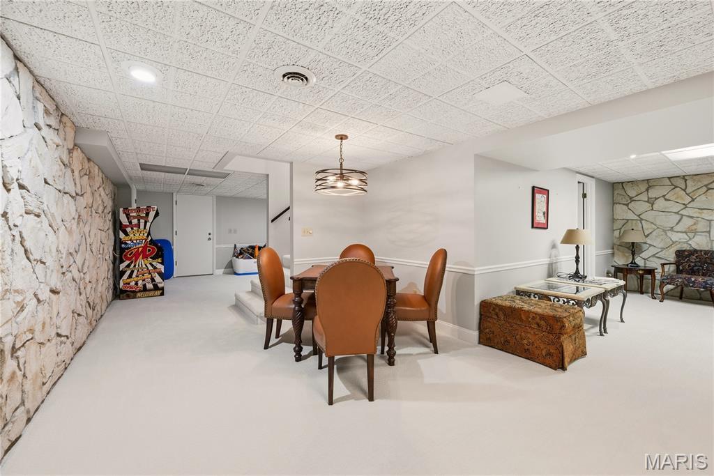 607 Lampadaire Drive