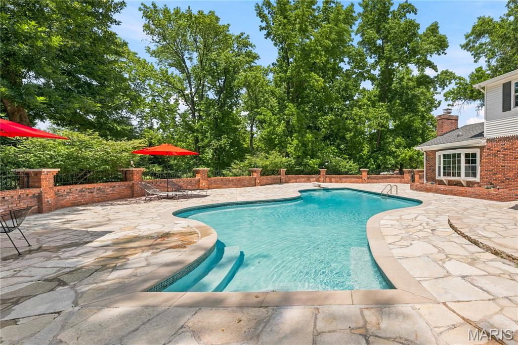 607 Lampadaire Drive
