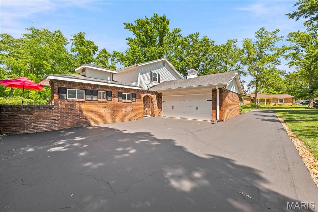 607 Lampadaire Drive