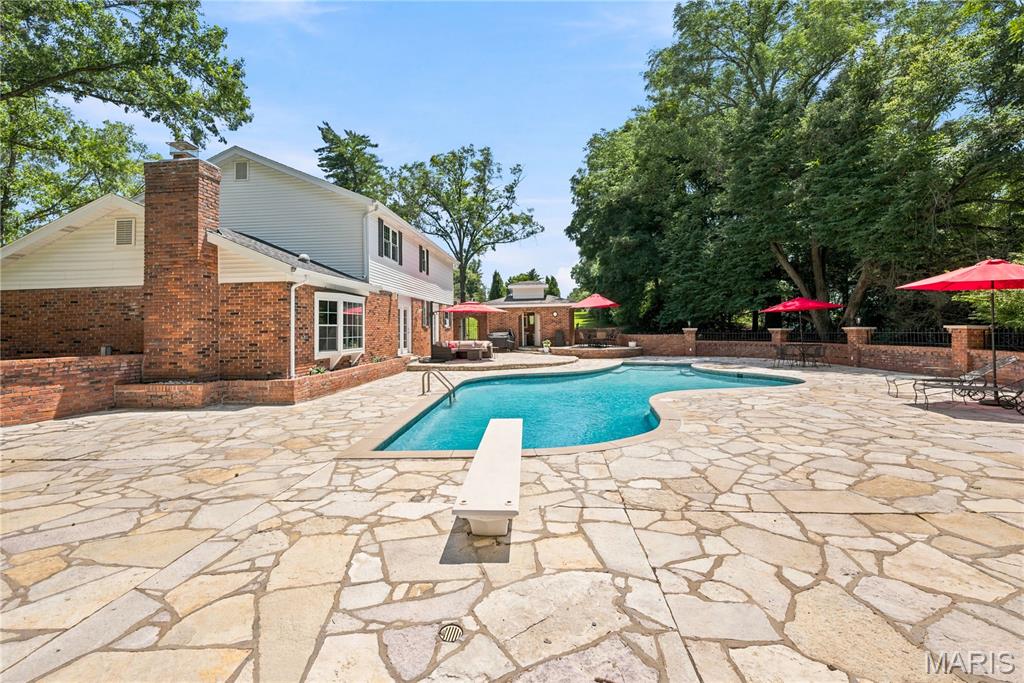 607 Lampadaire Drive