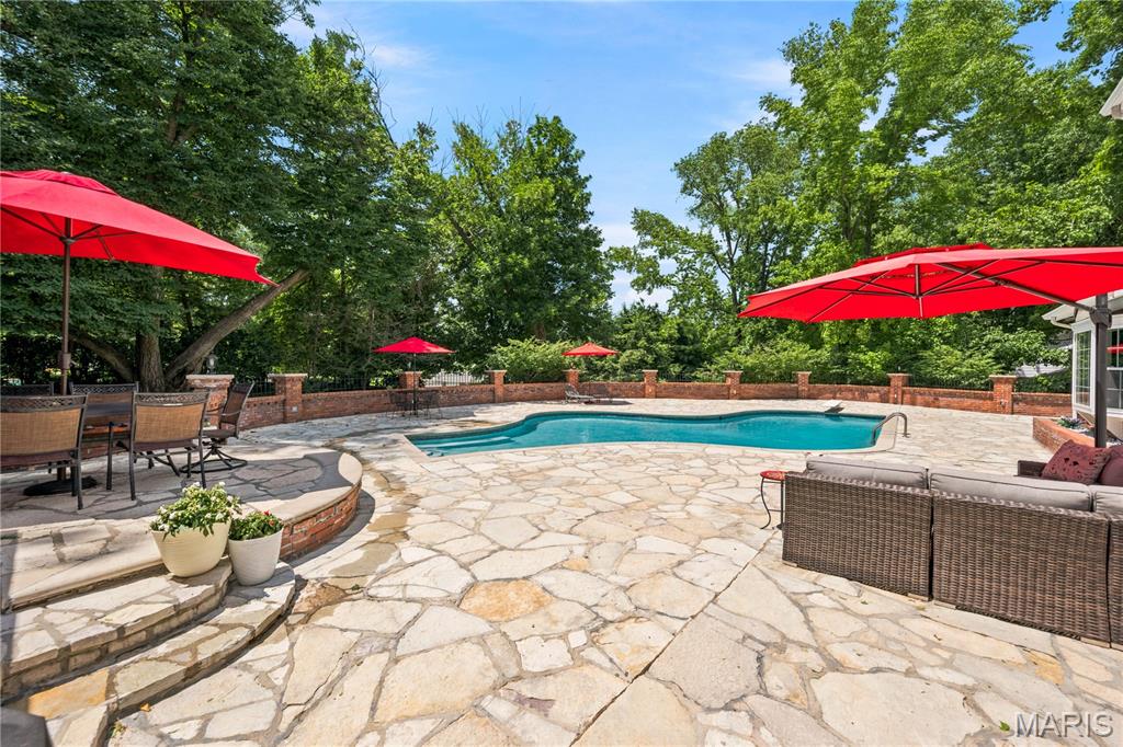 607 Lampadaire Drive