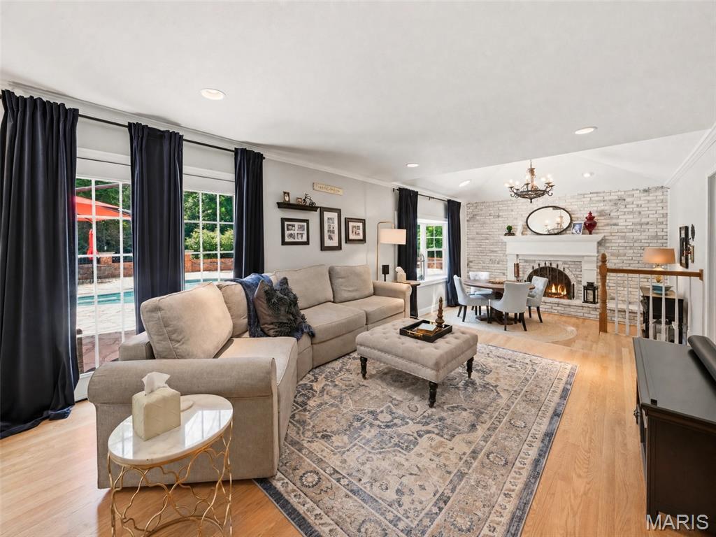 607 Lampadaire Drive