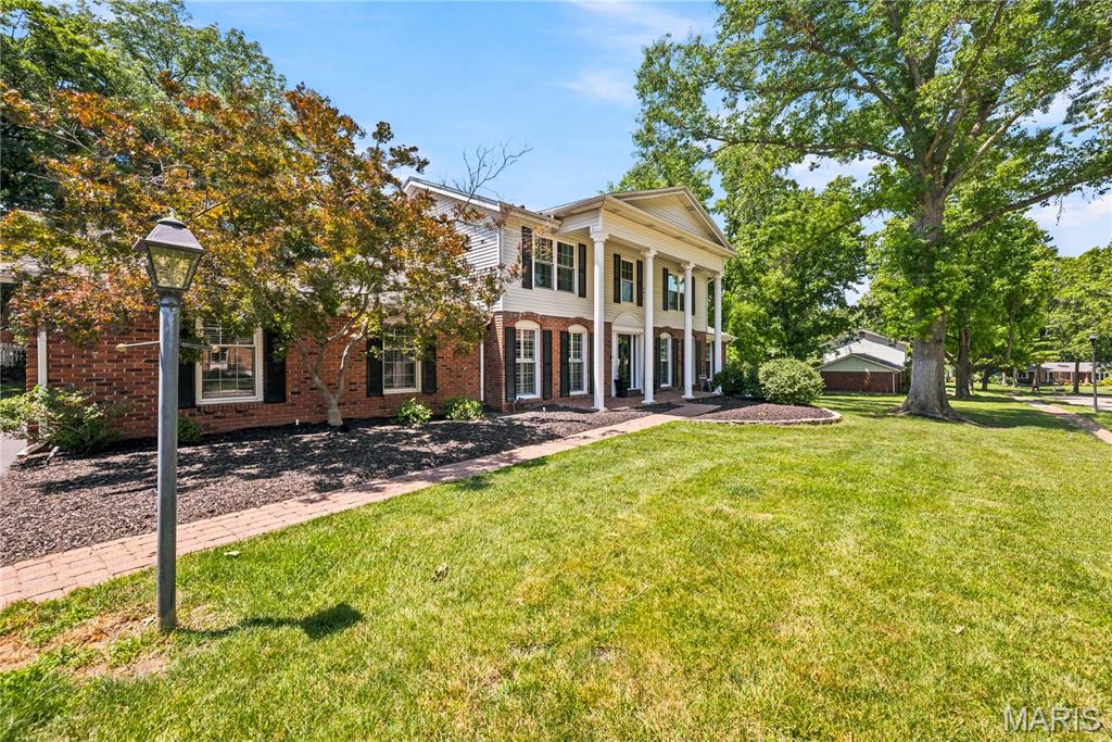 607 Lampadaire Drive