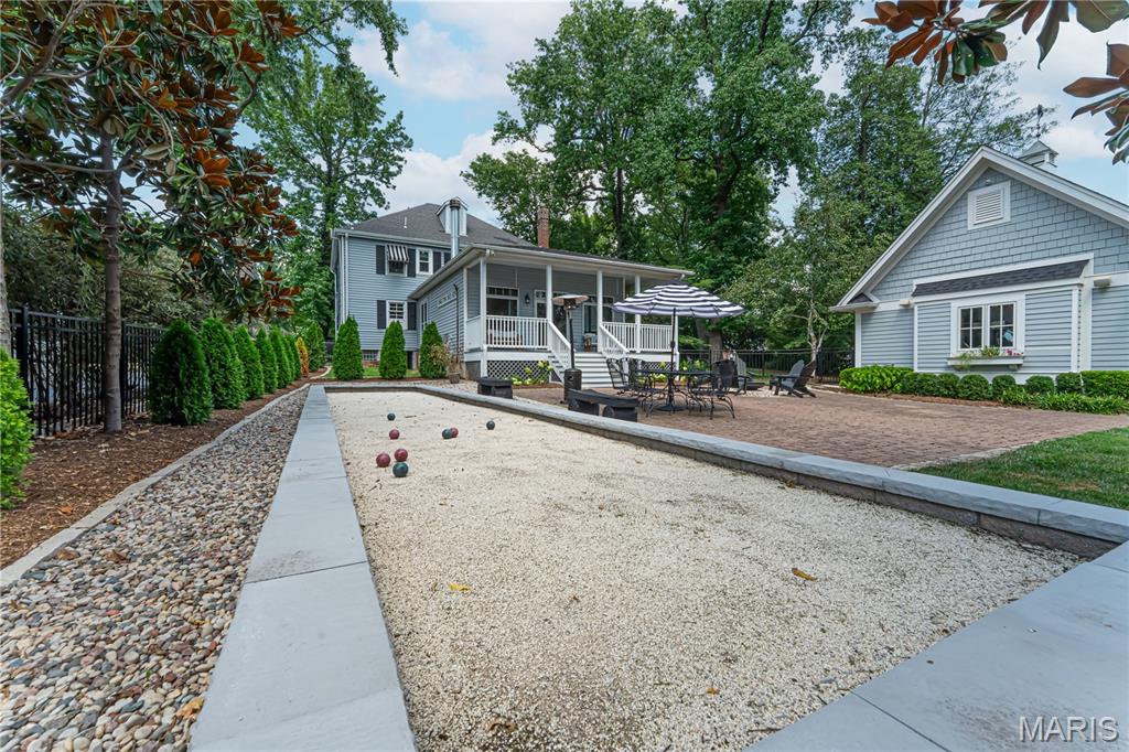 9242 Clayton Road