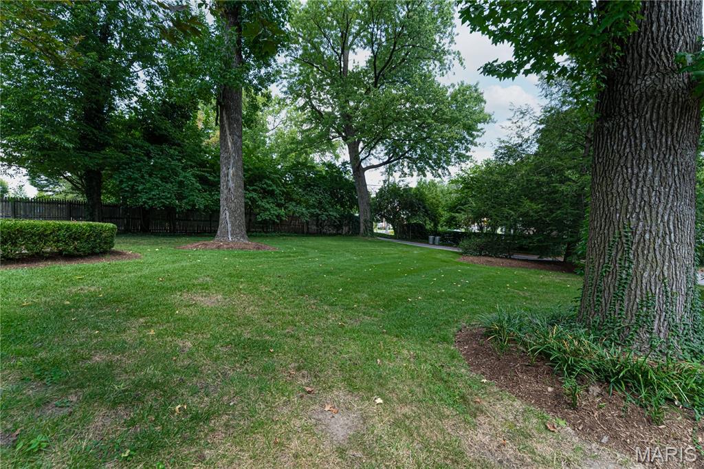 9242 Clayton Road
