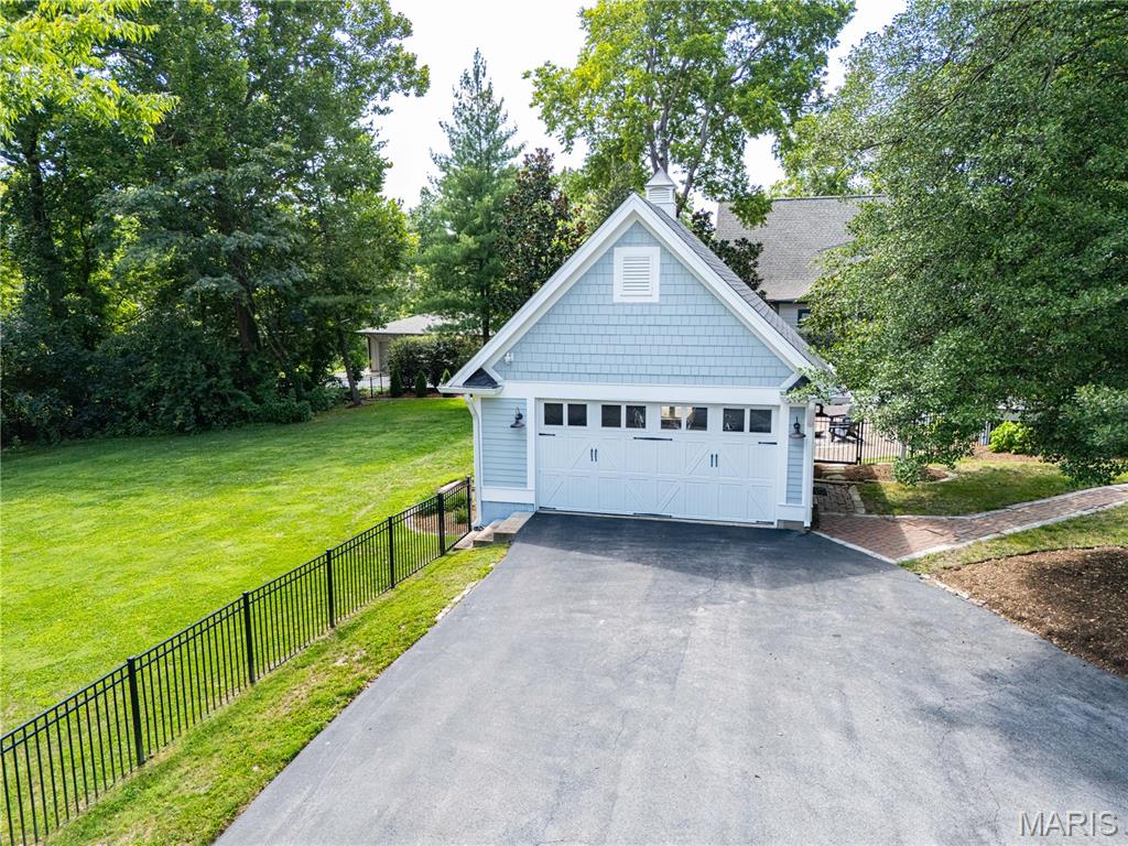 9242 Clayton Road