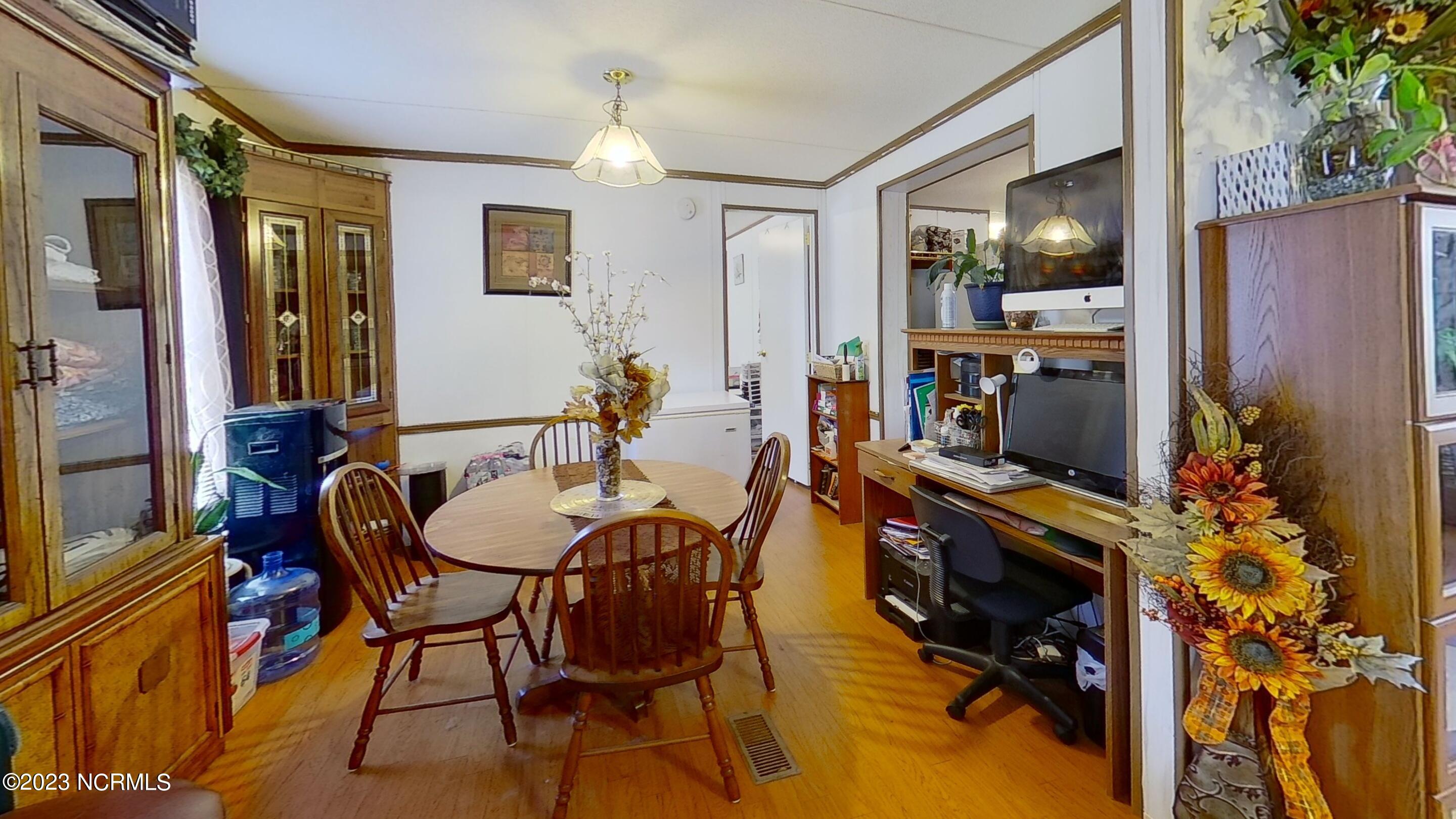 2216 Bell Williams Road