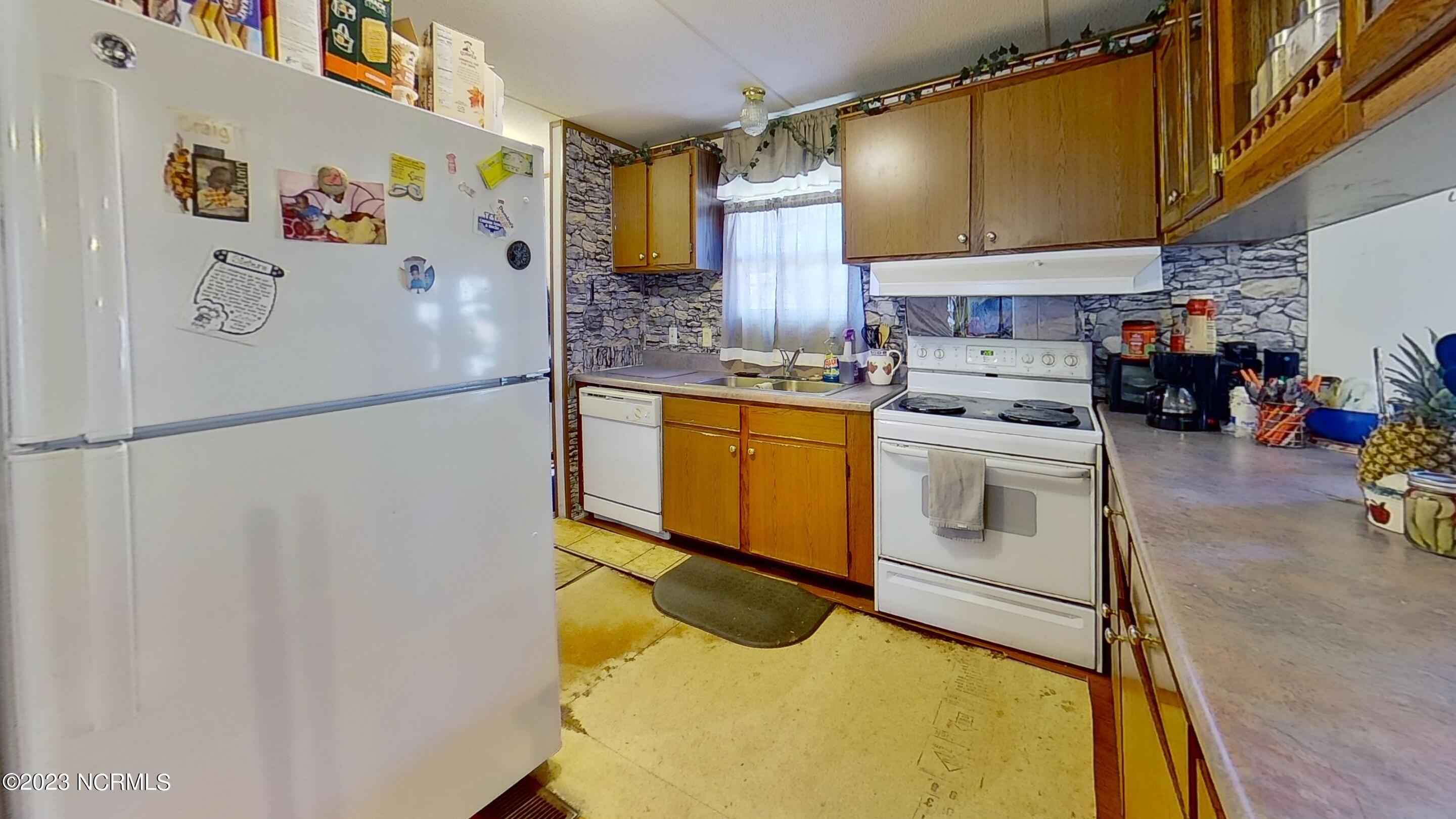 2216 Bell Williams Road