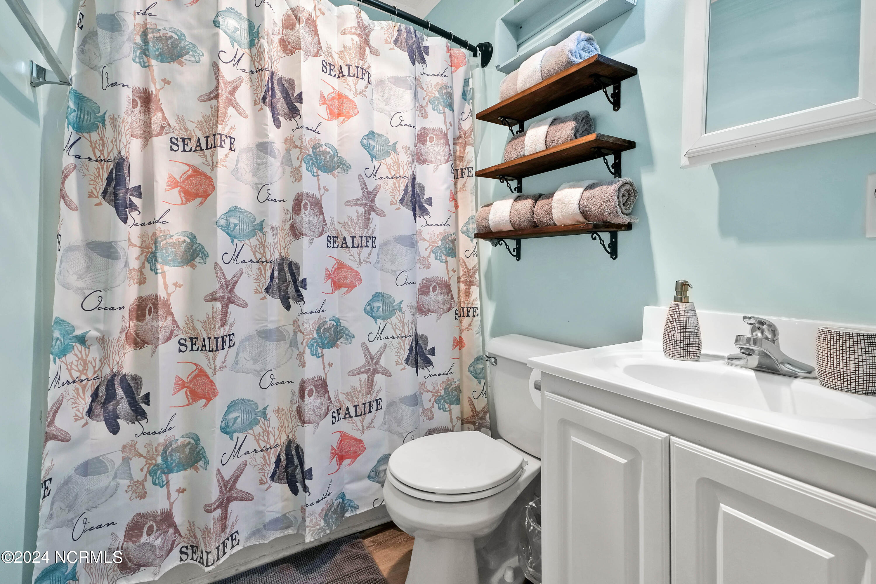 2264 New River Inlet Road, 303