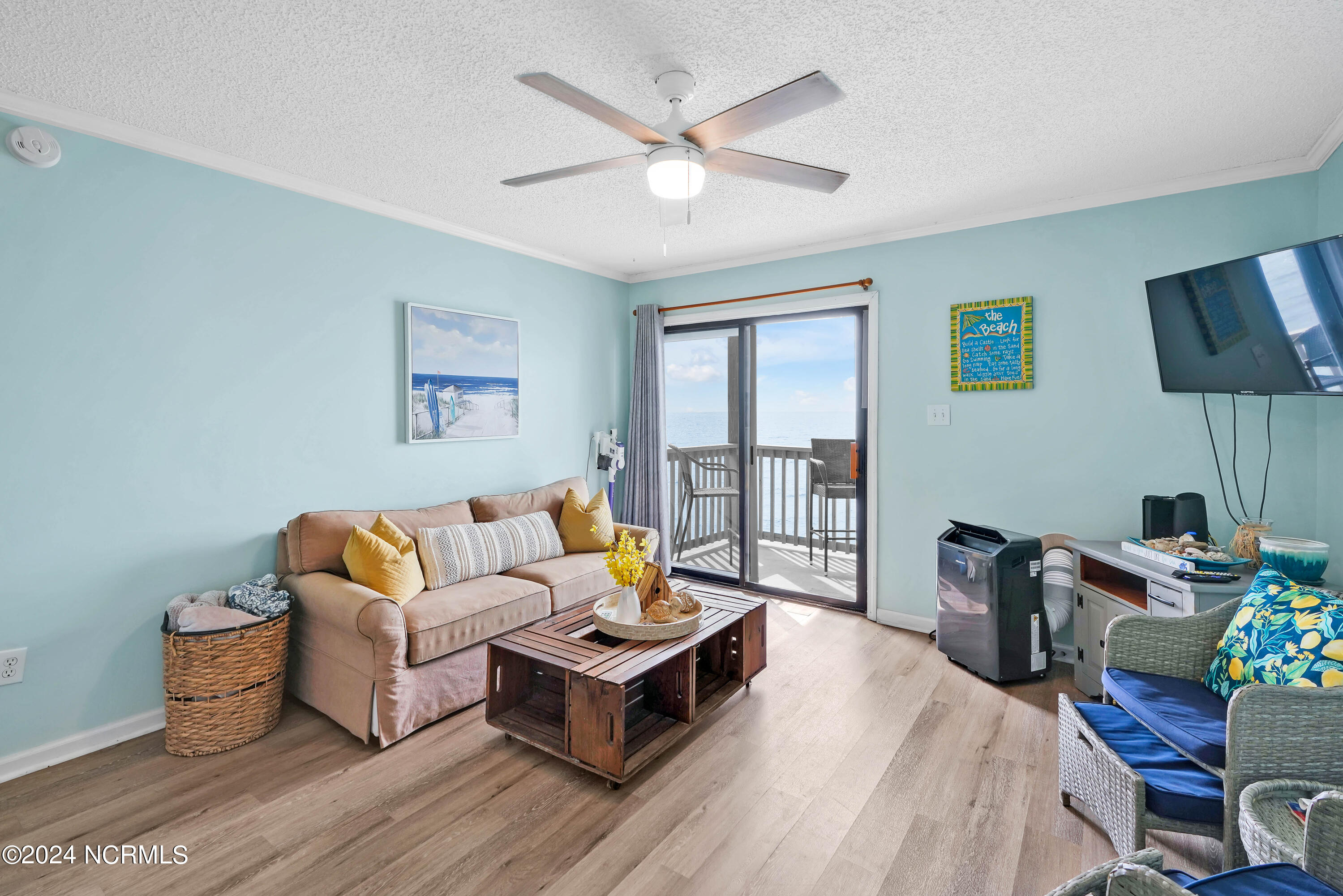 2264 New River Inlet Road, 303