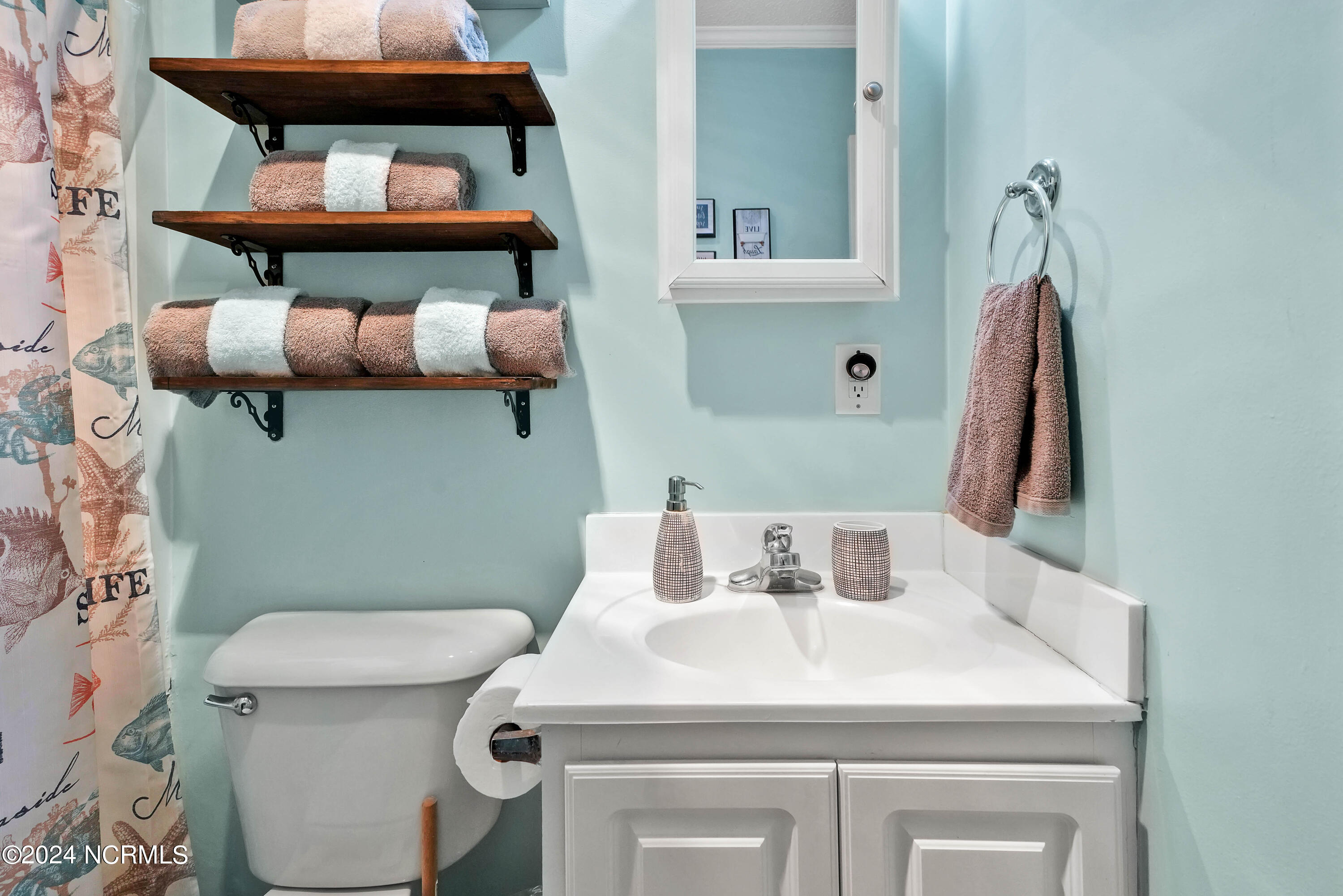 2264 New River Inlet Road, 303