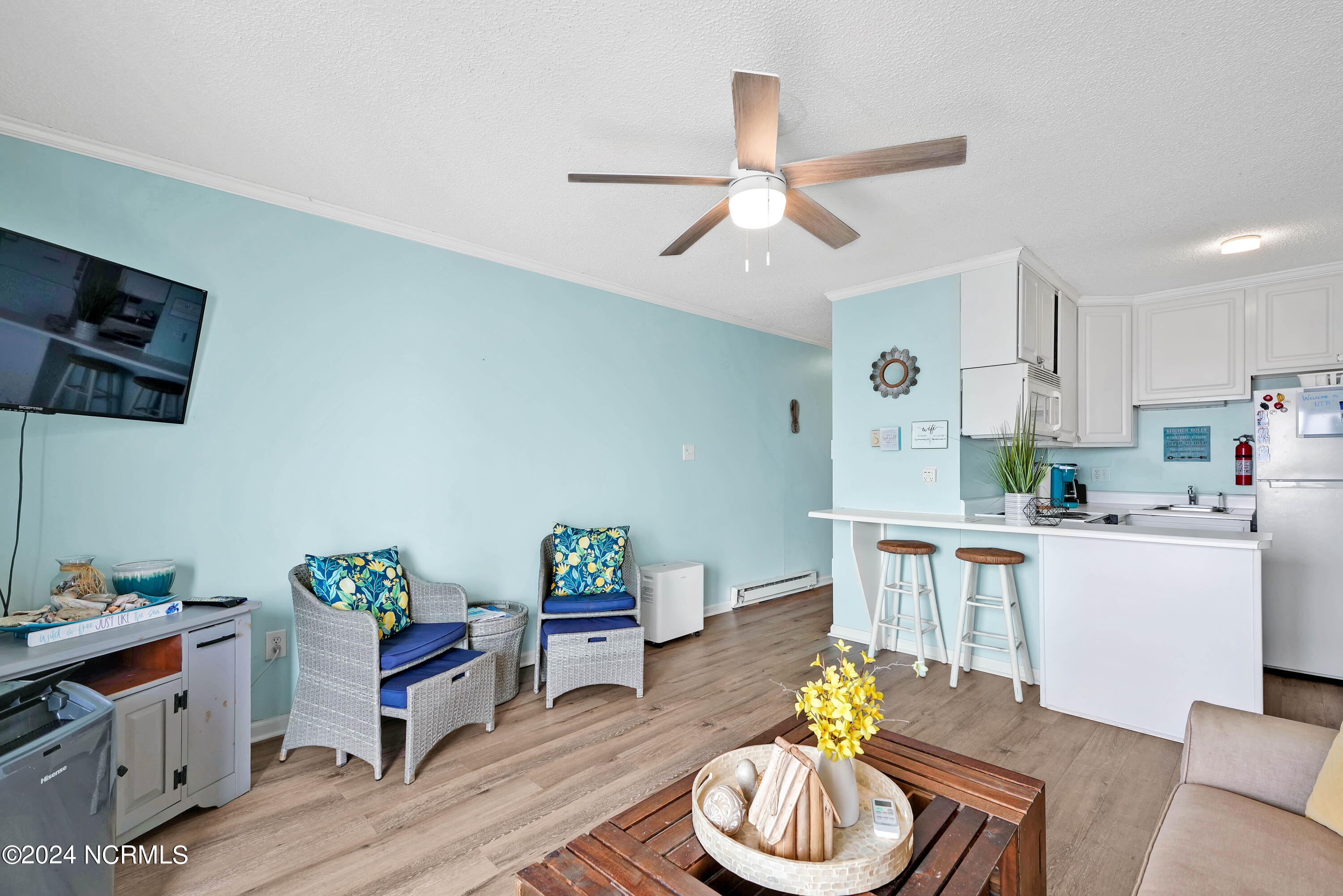 2264 New River Inlet Road, 303