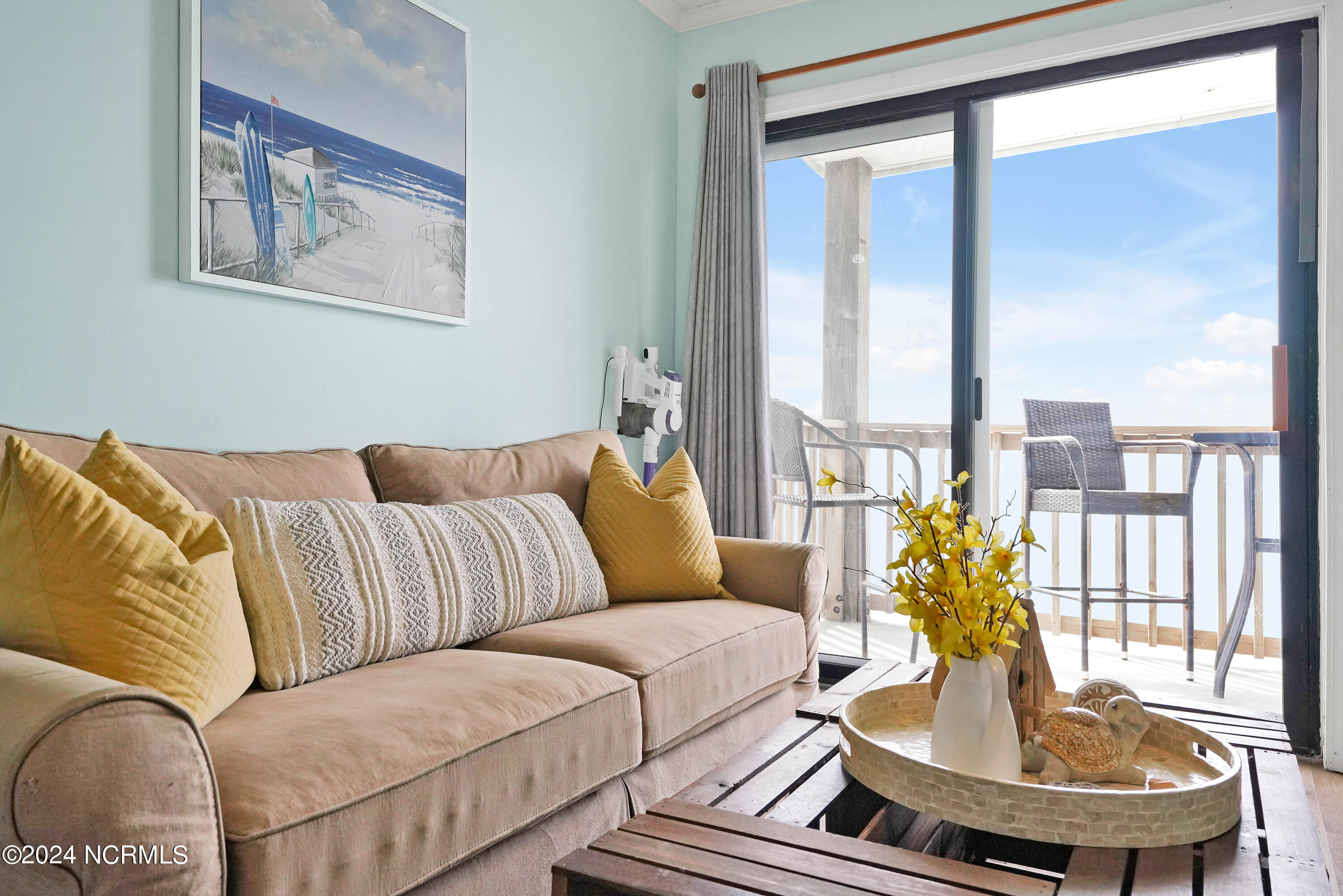 2264 New River Inlet Road, 303