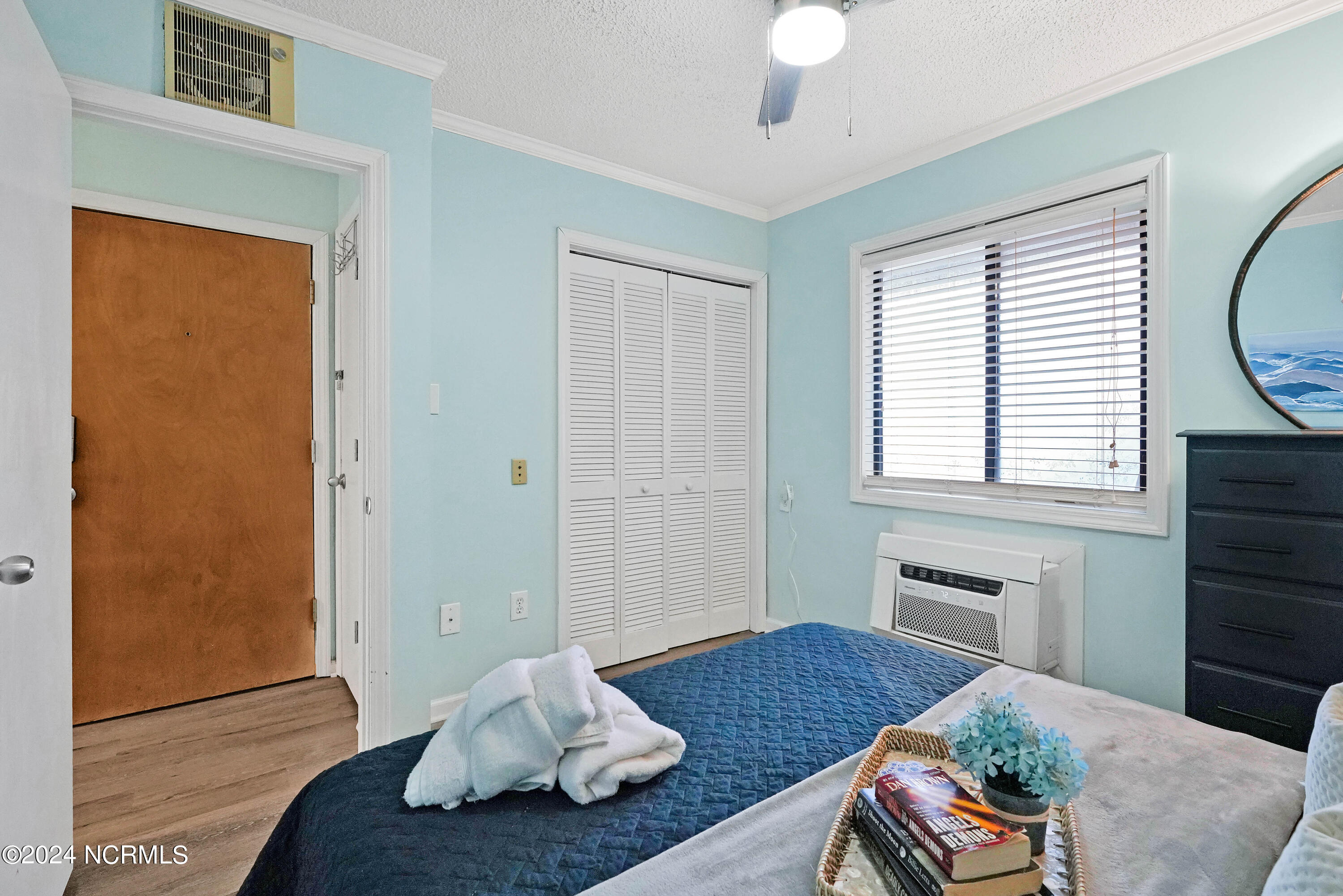 2264 New River Inlet Road, 303