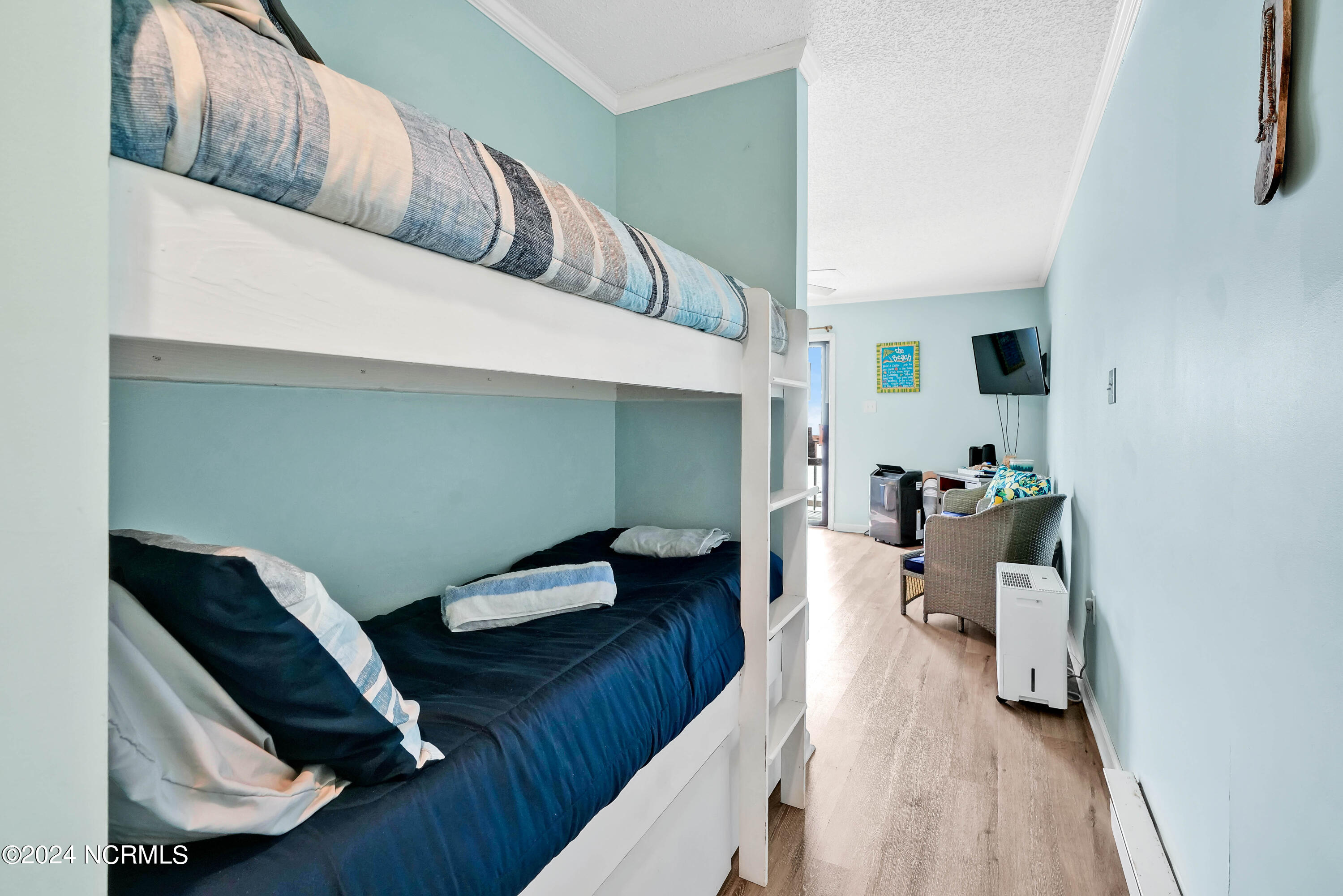 2264 New River Inlet Road, 303