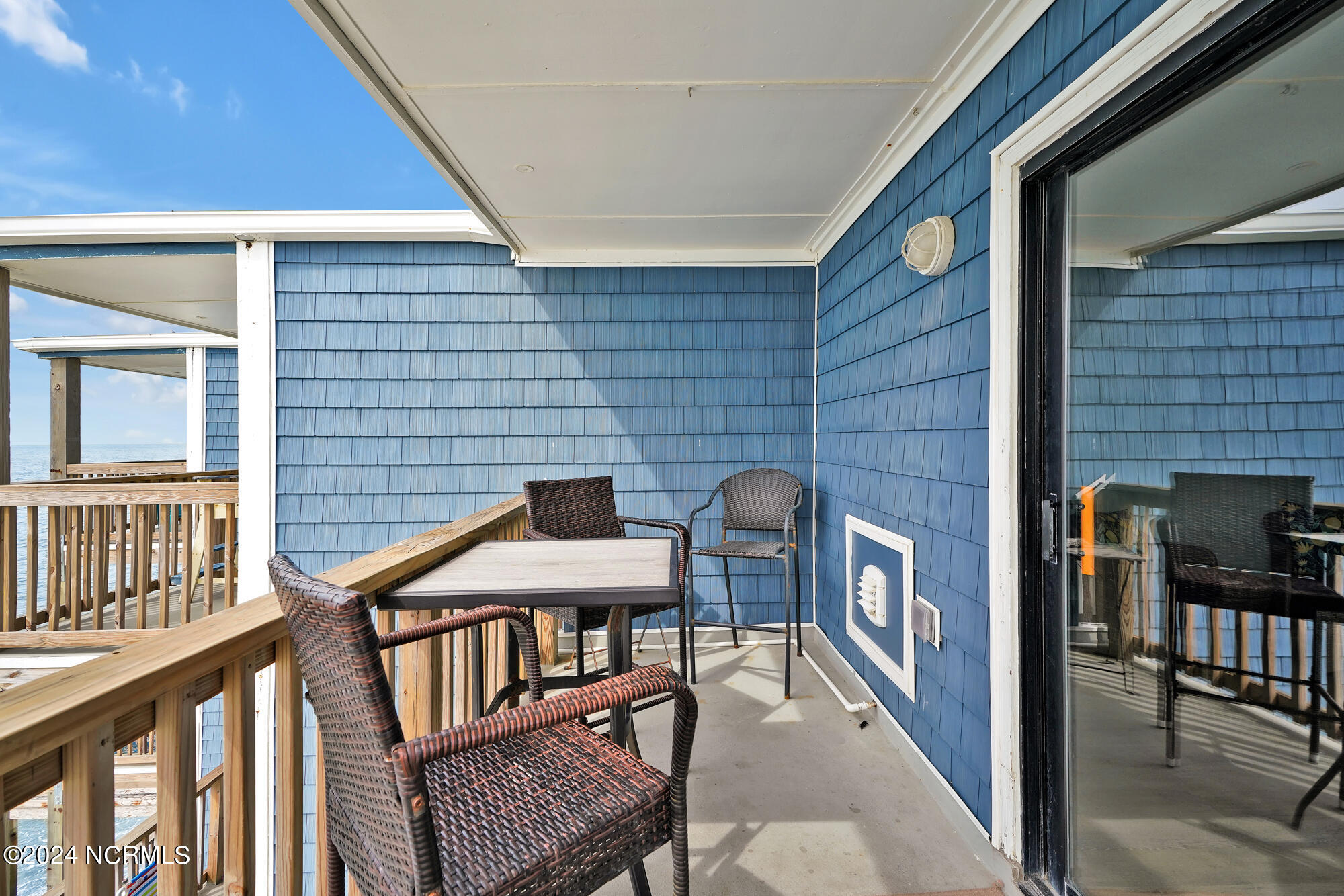 2264 New River Inlet Road, 303