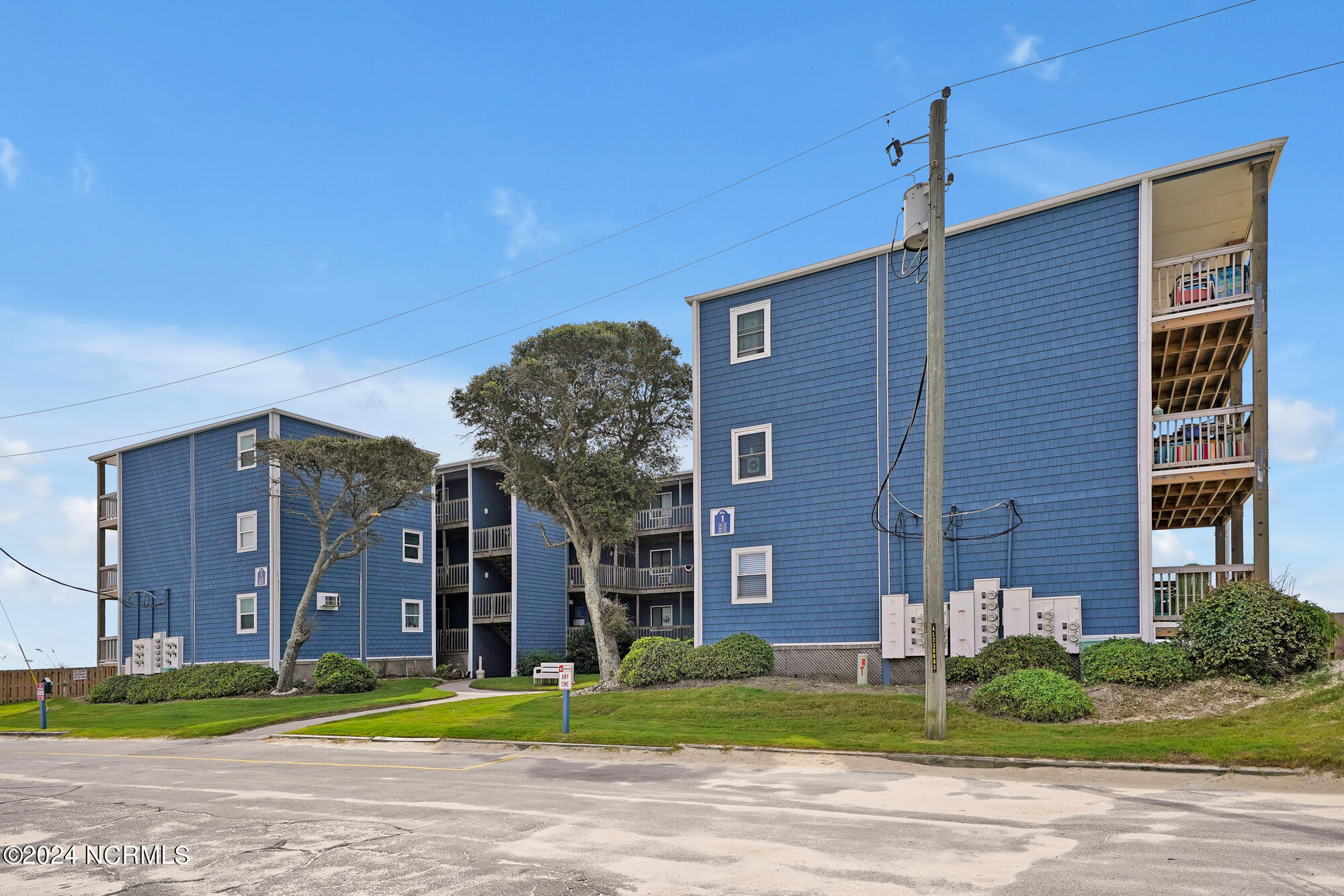 2264 New River Inlet Road, 303