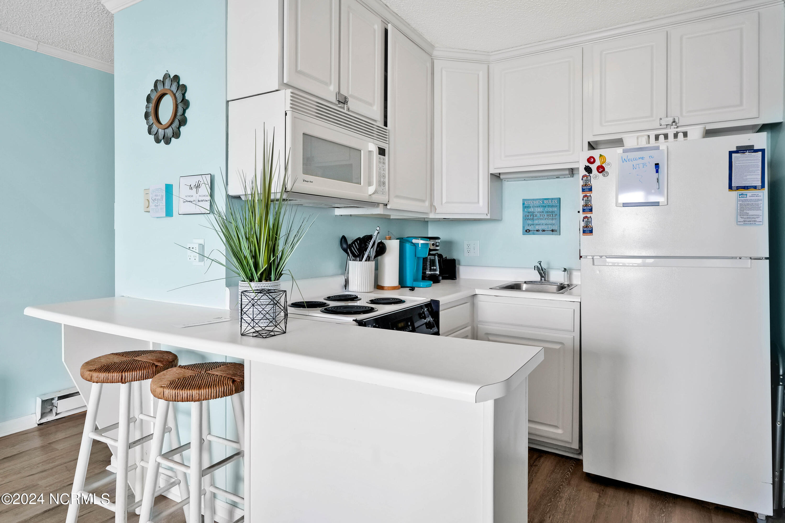 2264 New River Inlet Road, 303