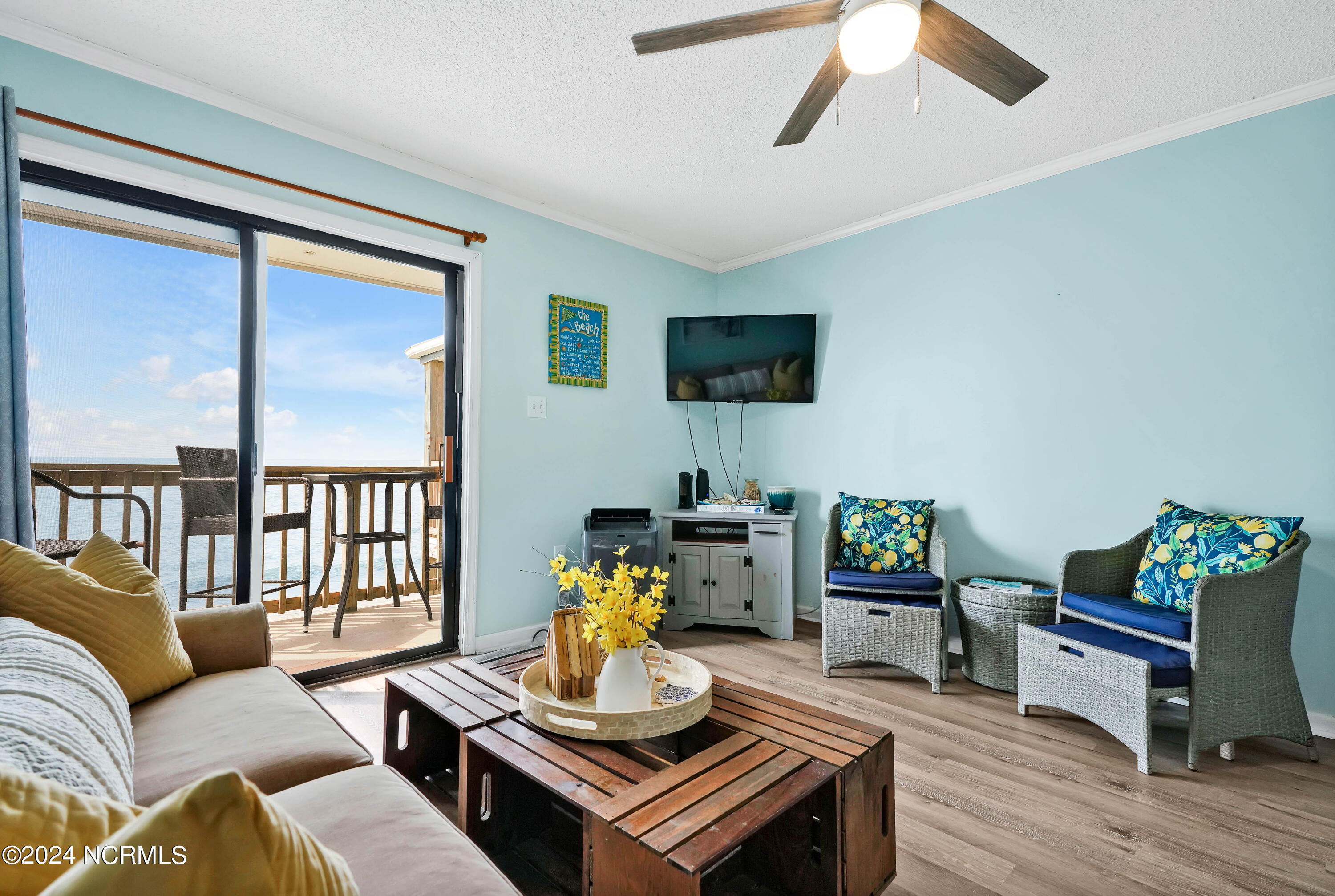 2264 New River Inlet Road, 303