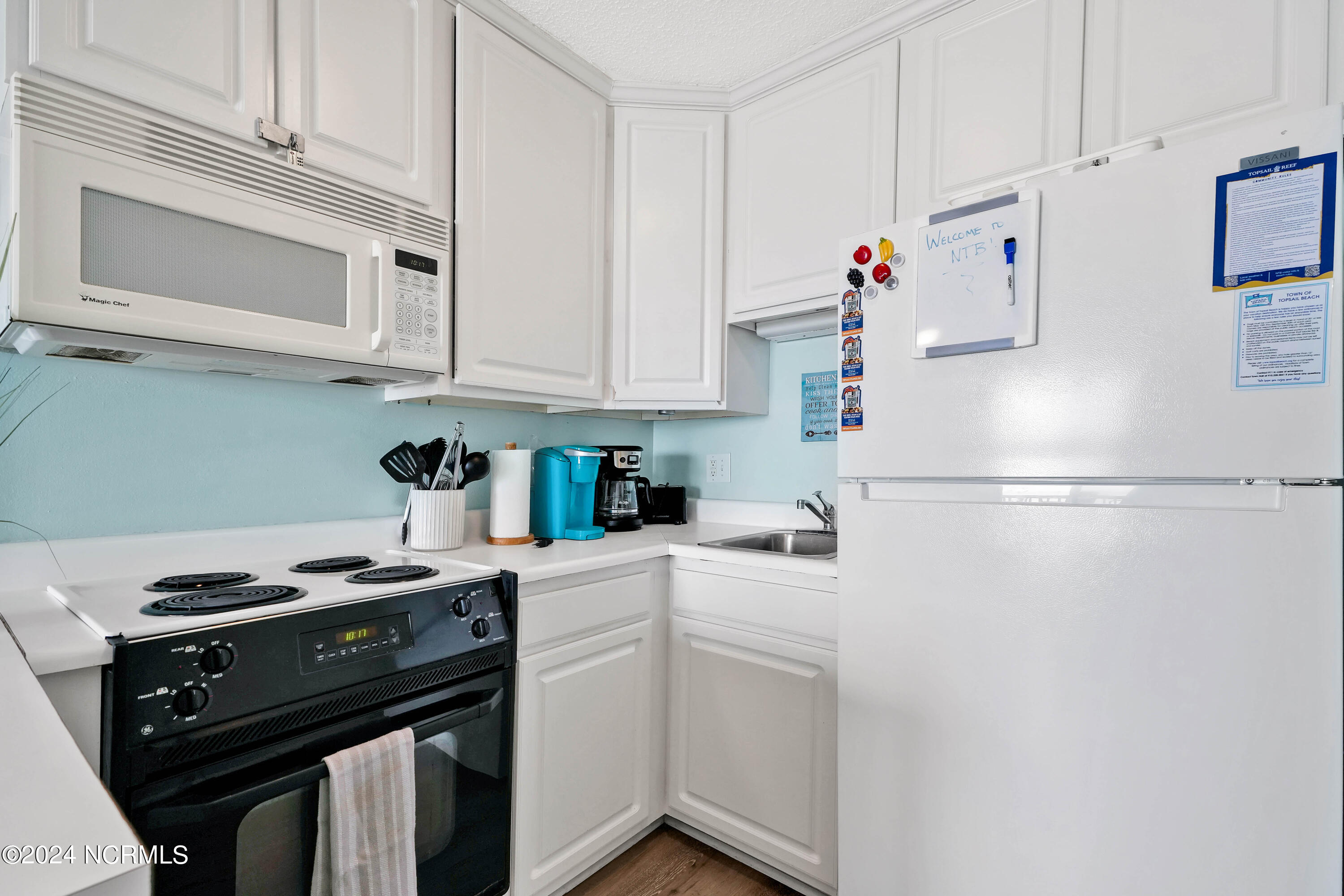2264 New River Inlet Road, 303