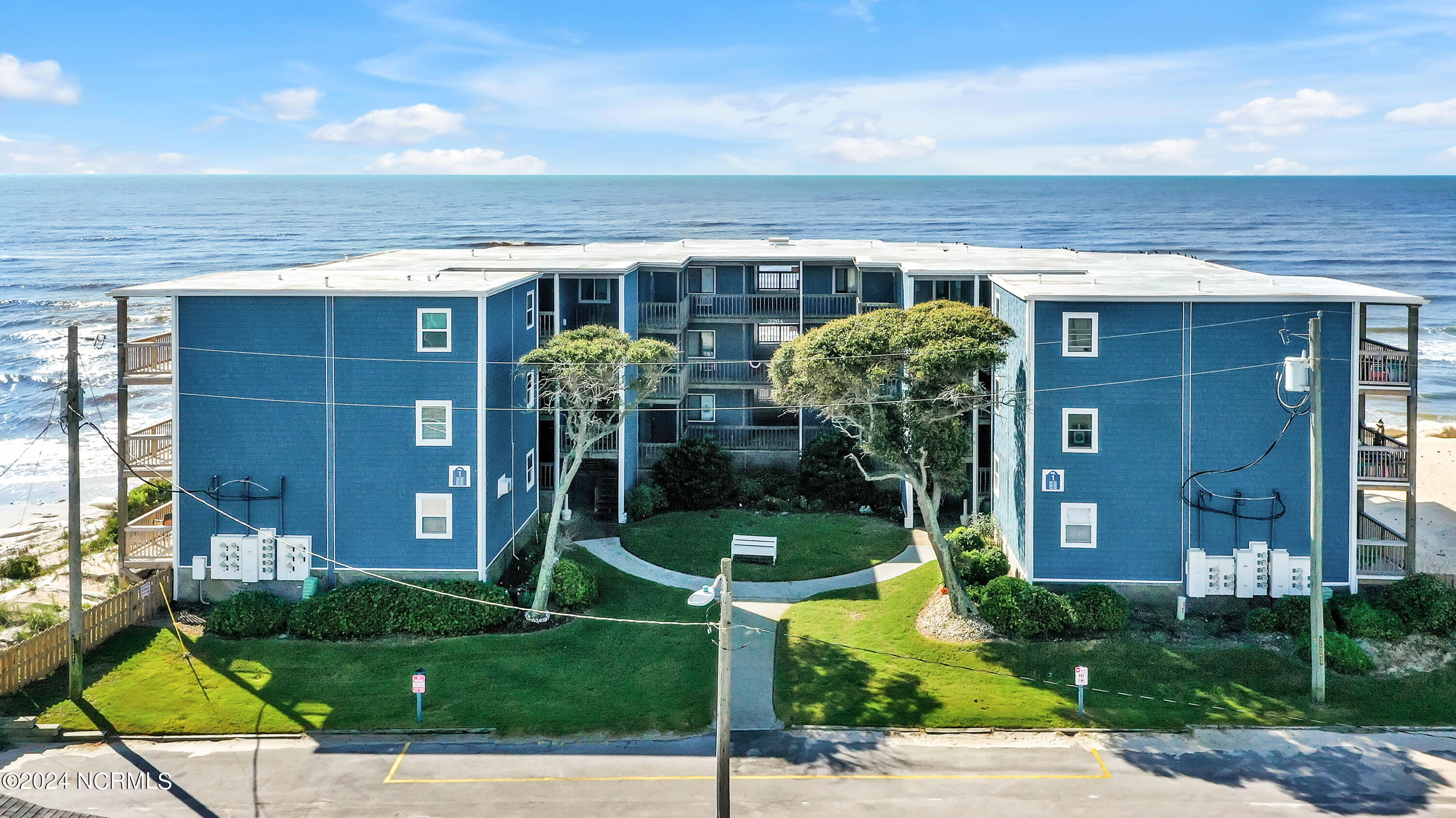 2264 New River Inlet Road, 303