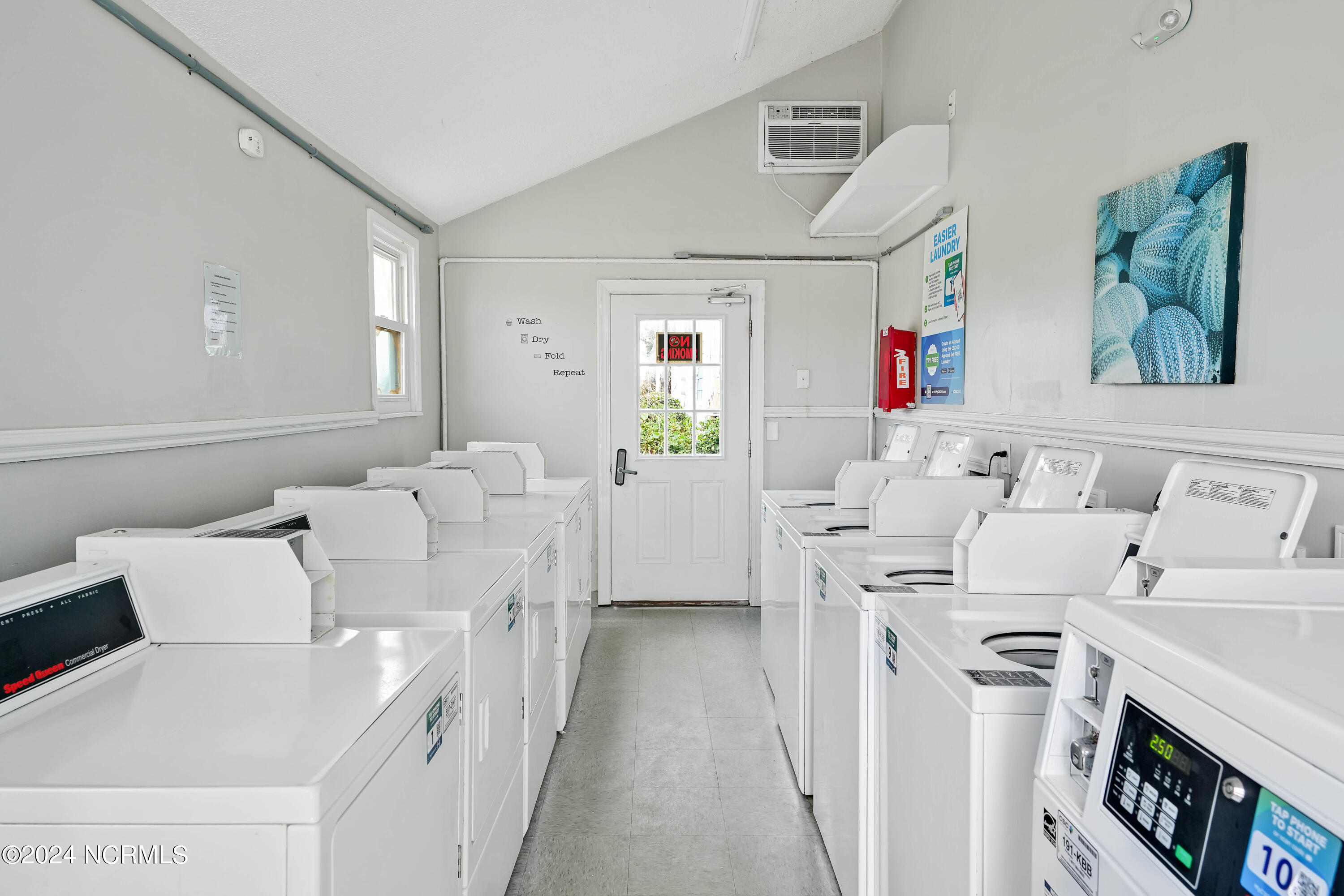 2264 New River Inlet Road, 303