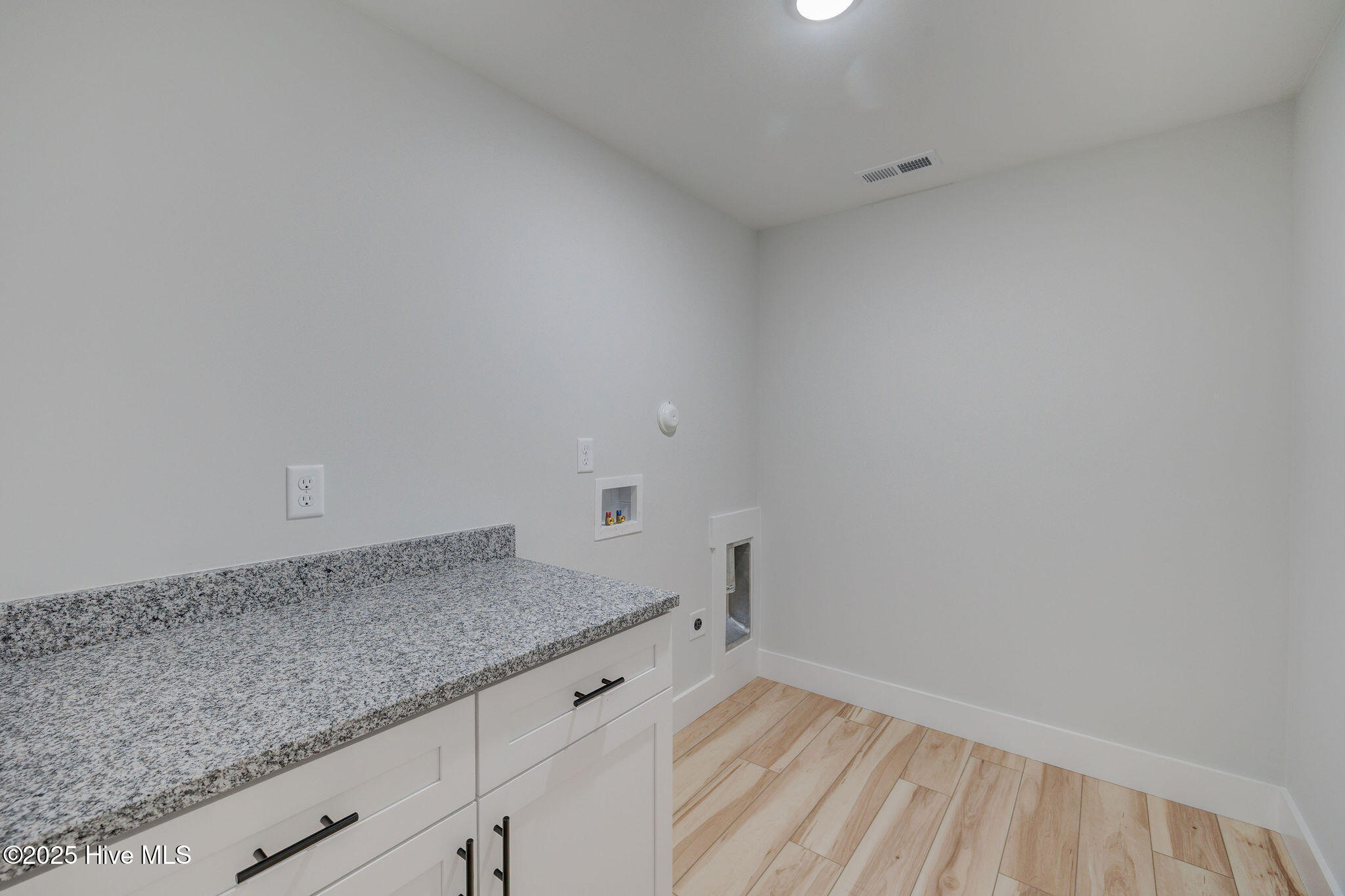 2824 White Dove Circle SW