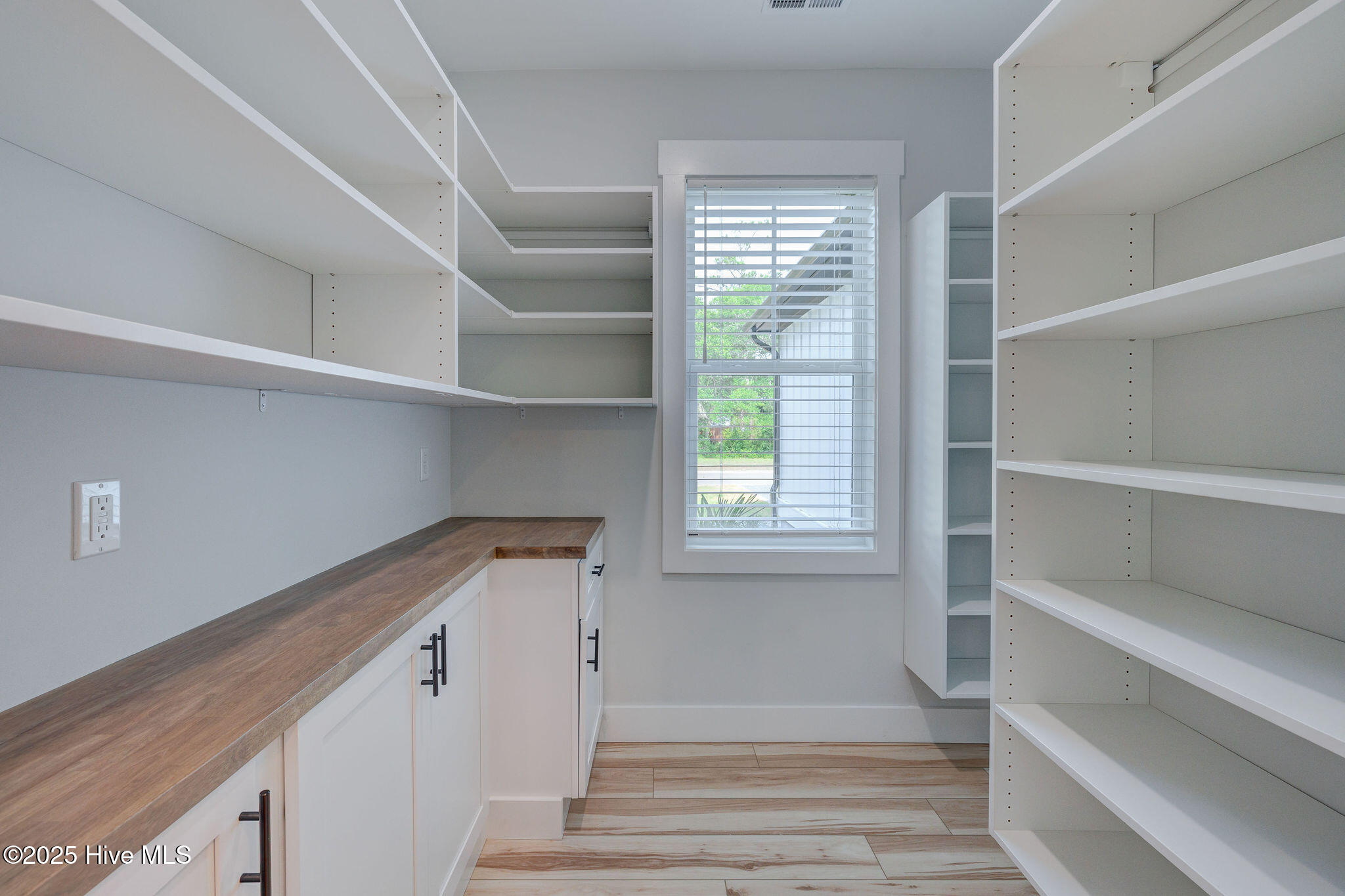 2824 White Dove Circle SW