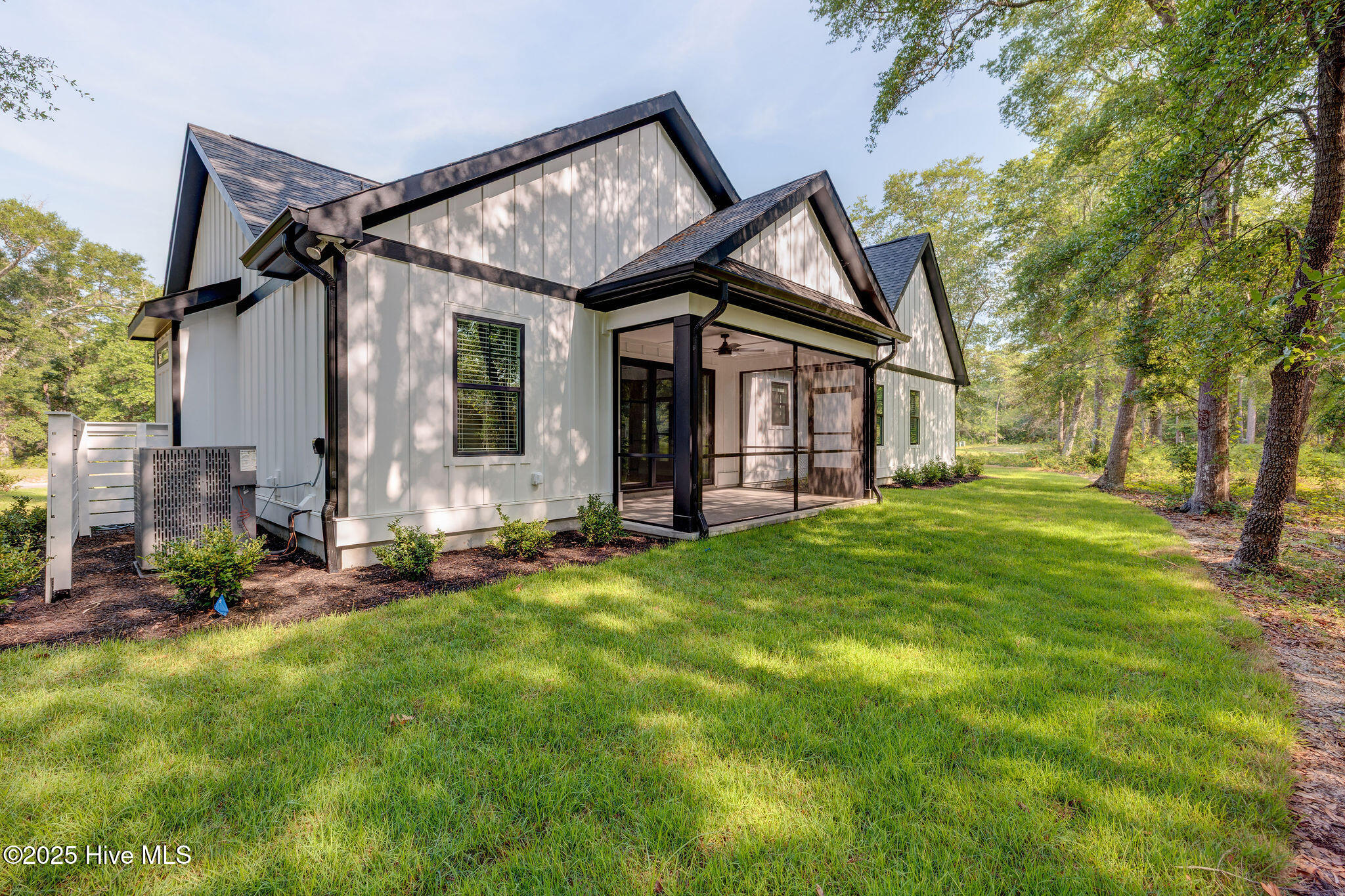 2824 White Dove Circle SW