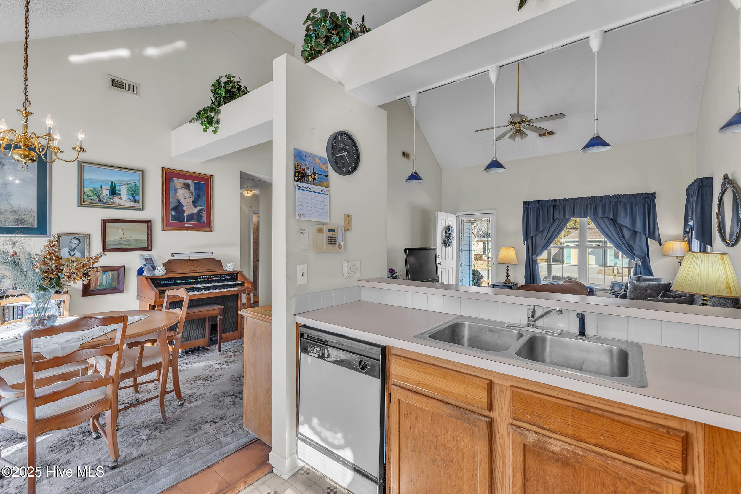 3333 Brucemont Drive