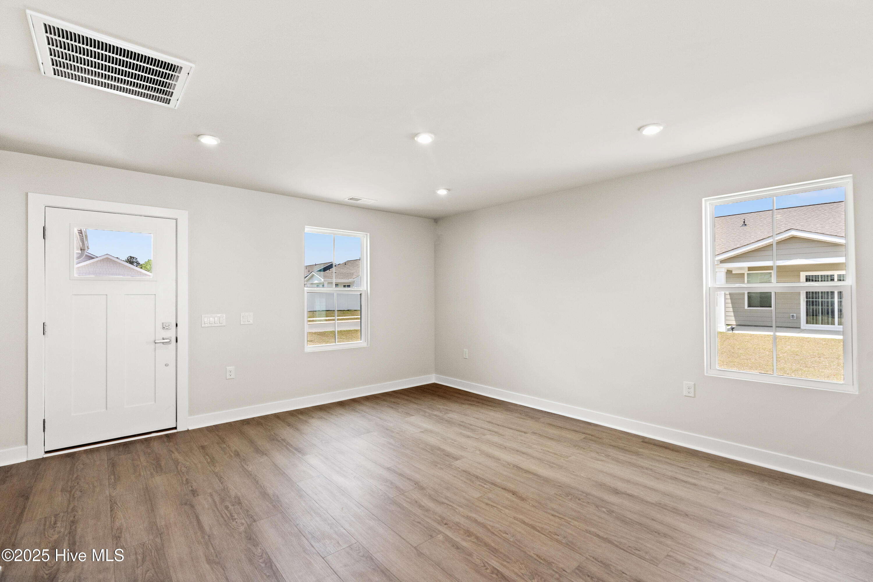 907 Daylily Circle