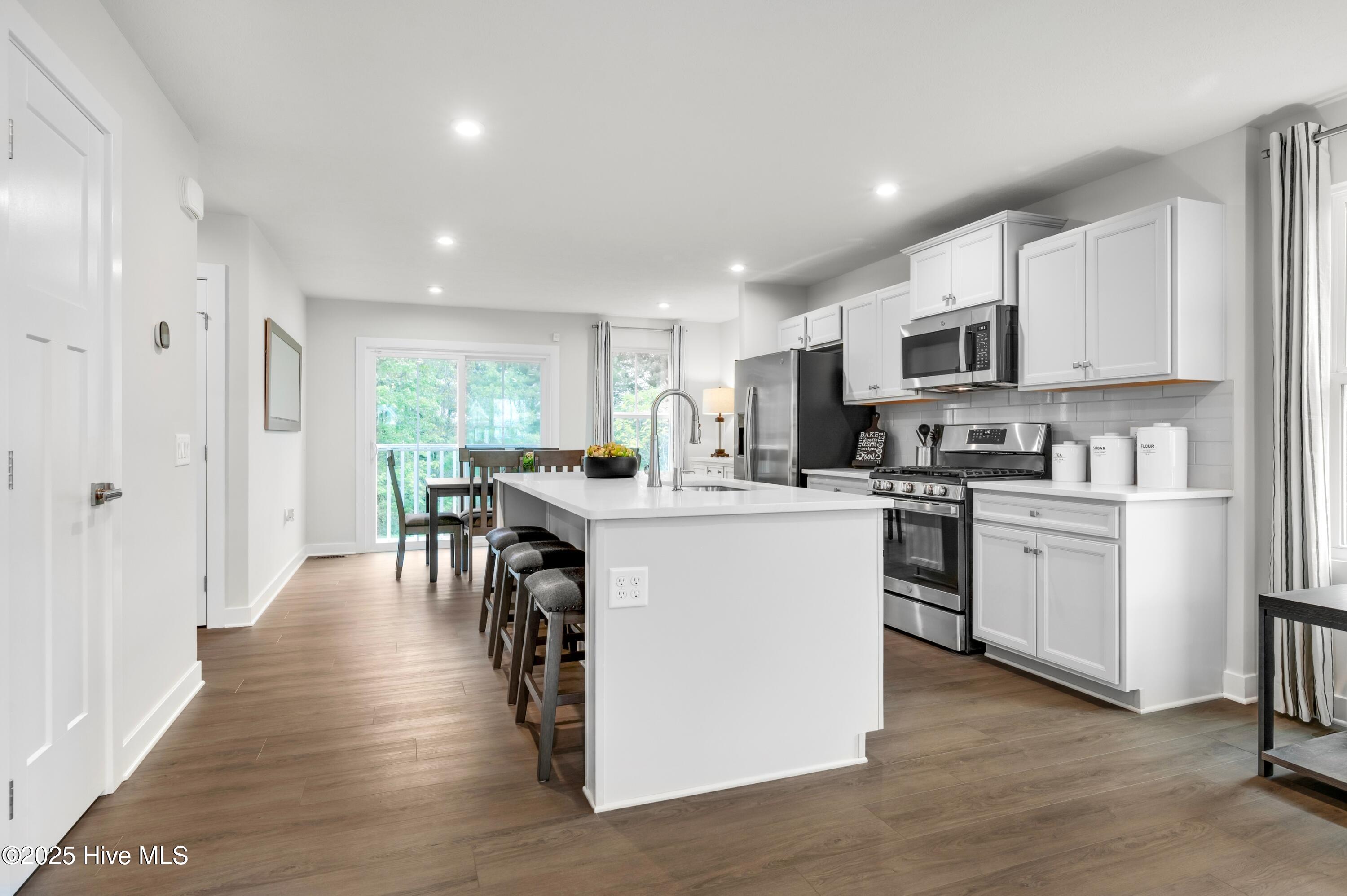 907 Daylily Circle