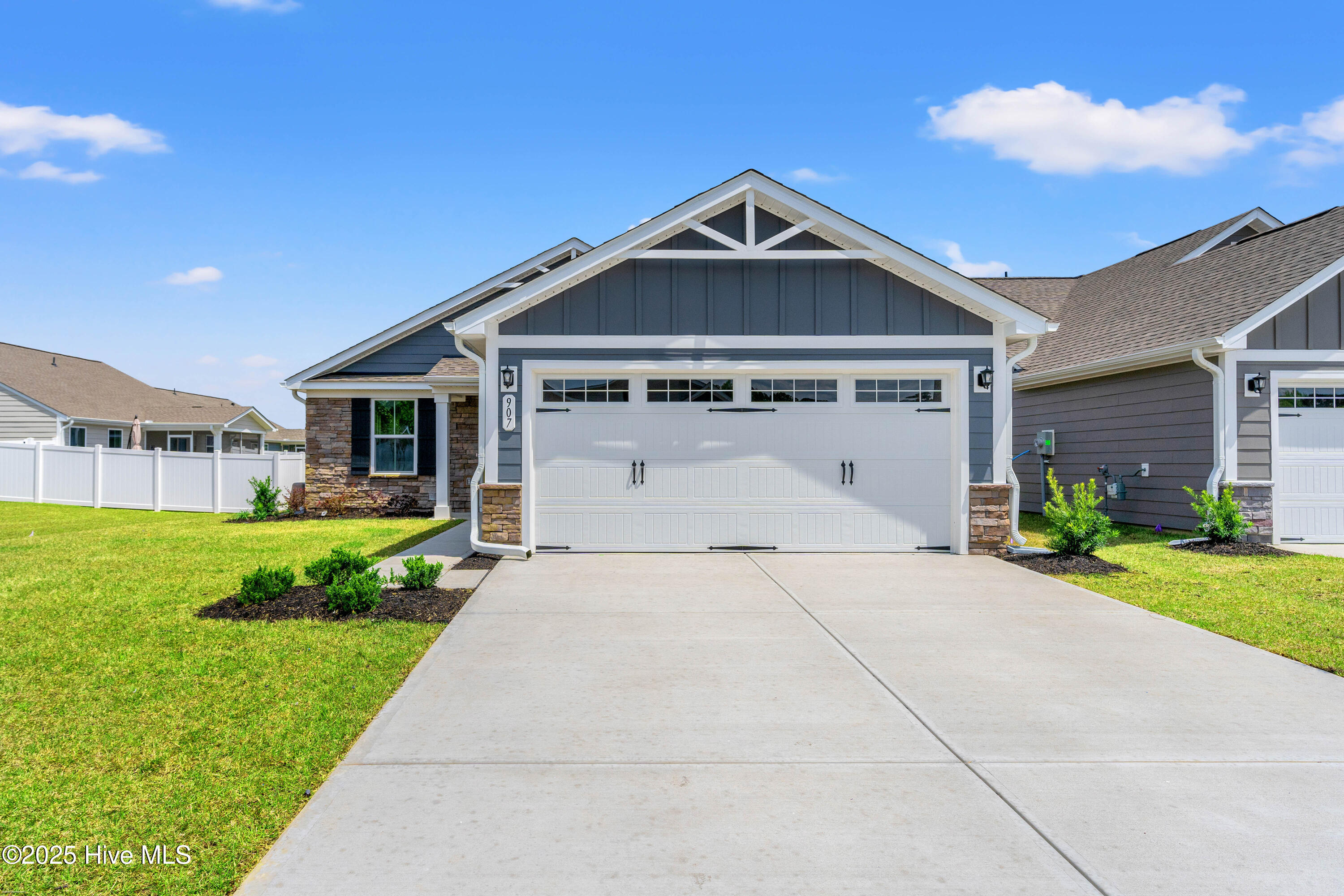 907 Daylily Circle