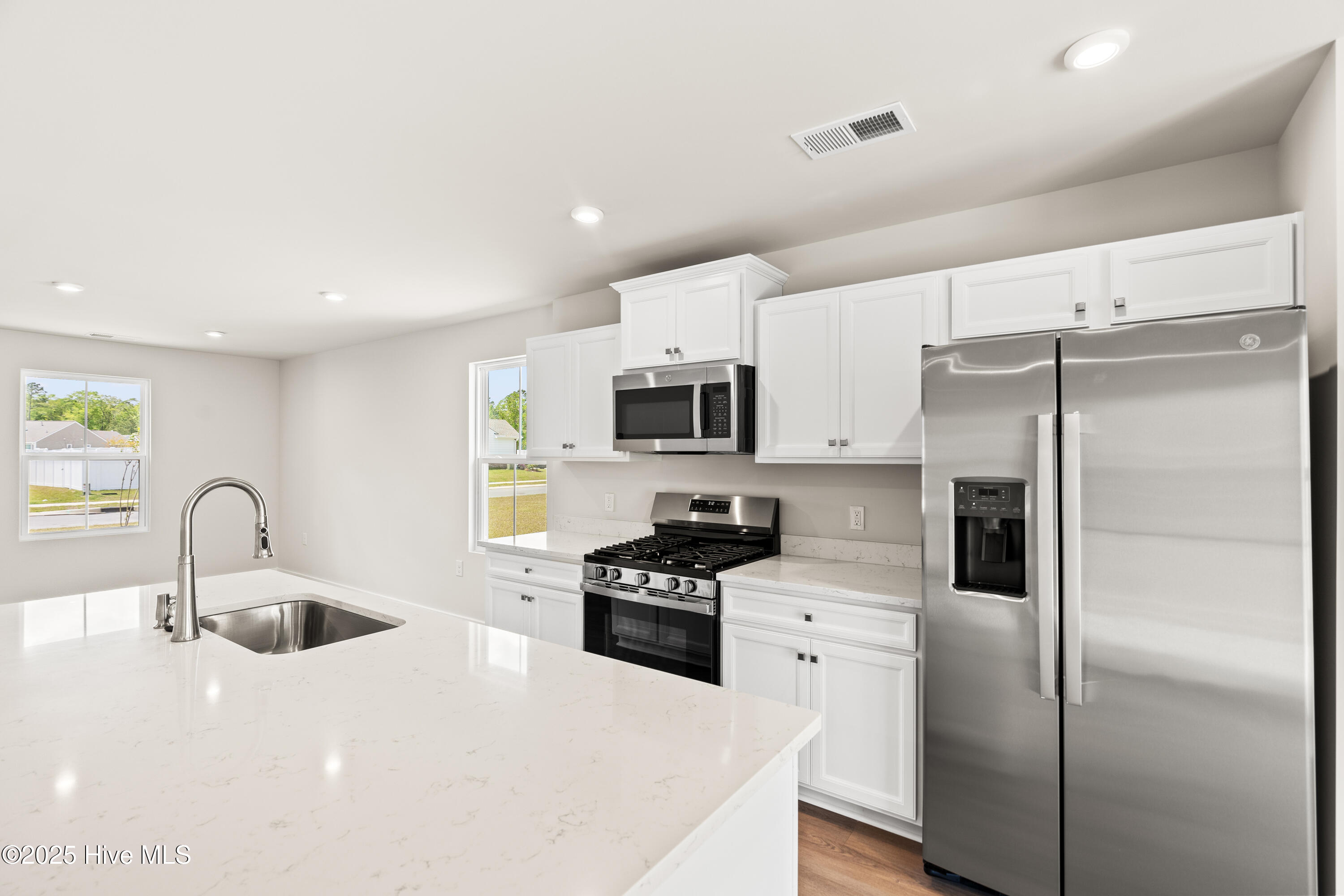907 Daylily Circle