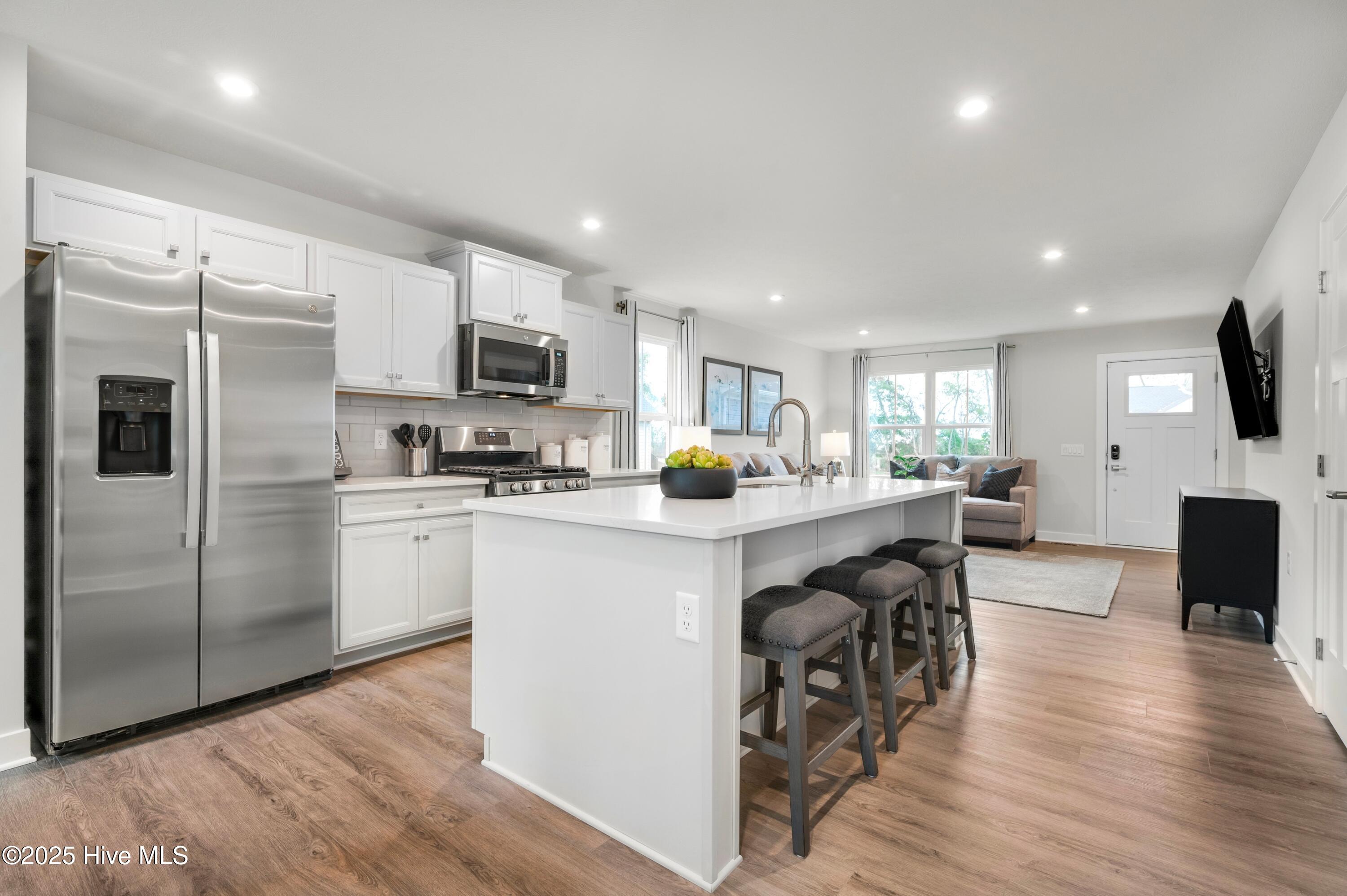 907 Daylily Circle