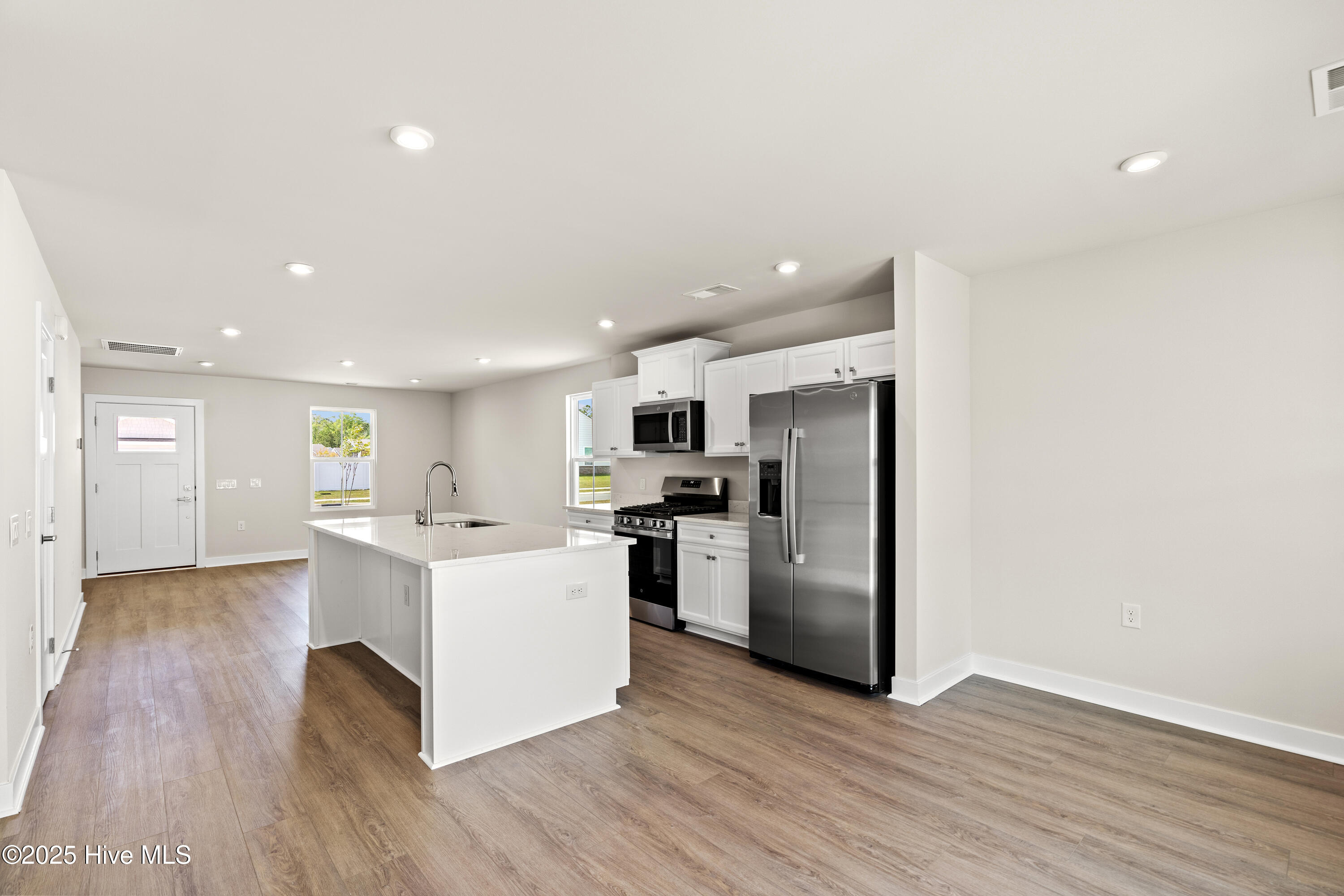 907 Daylily Circle