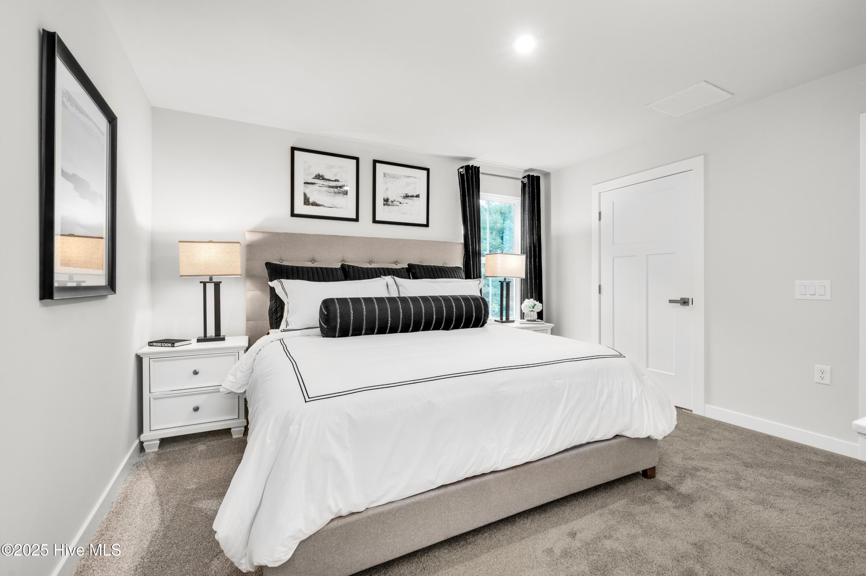 907 Daylily Circle