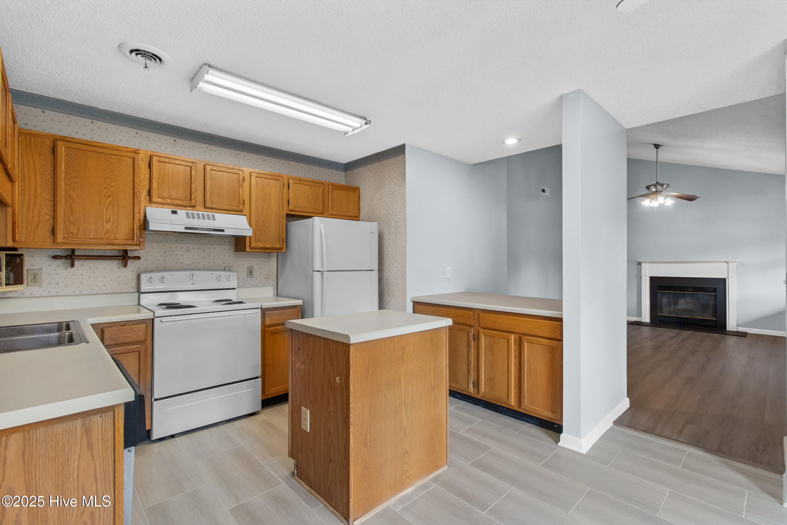 6607 Red Bay Court