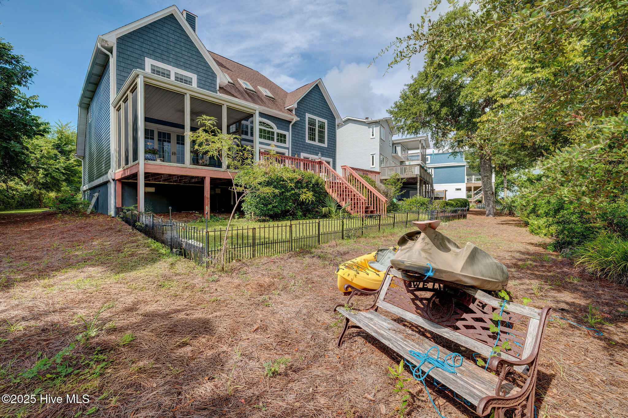 915 Chadwick Shores Drive