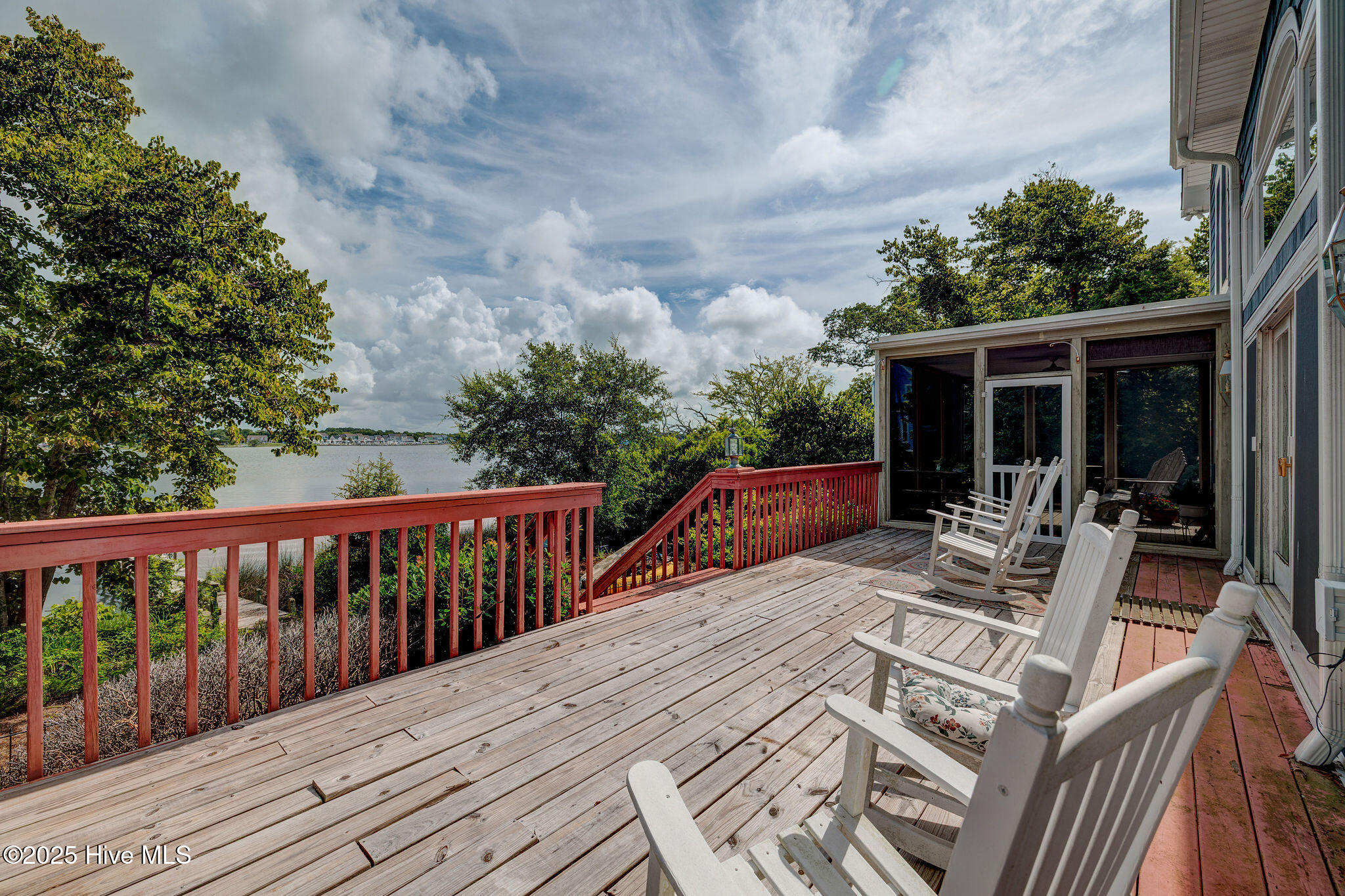 915 Chadwick Shores Drive
