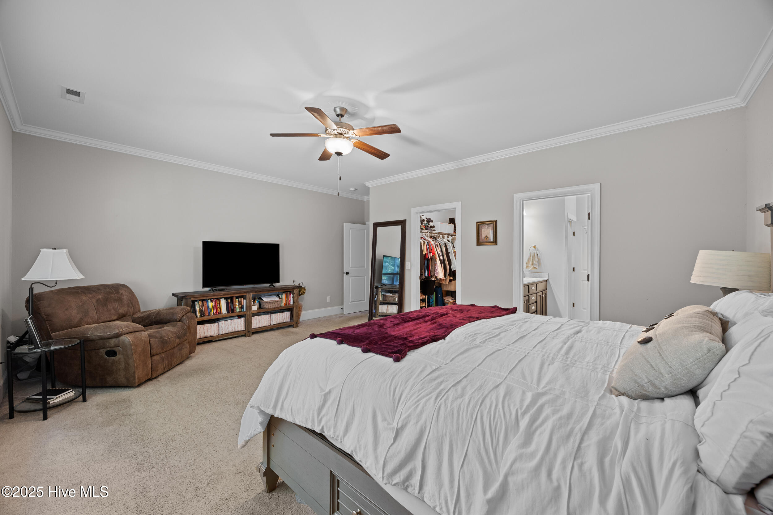 2244 Lakeside Circle