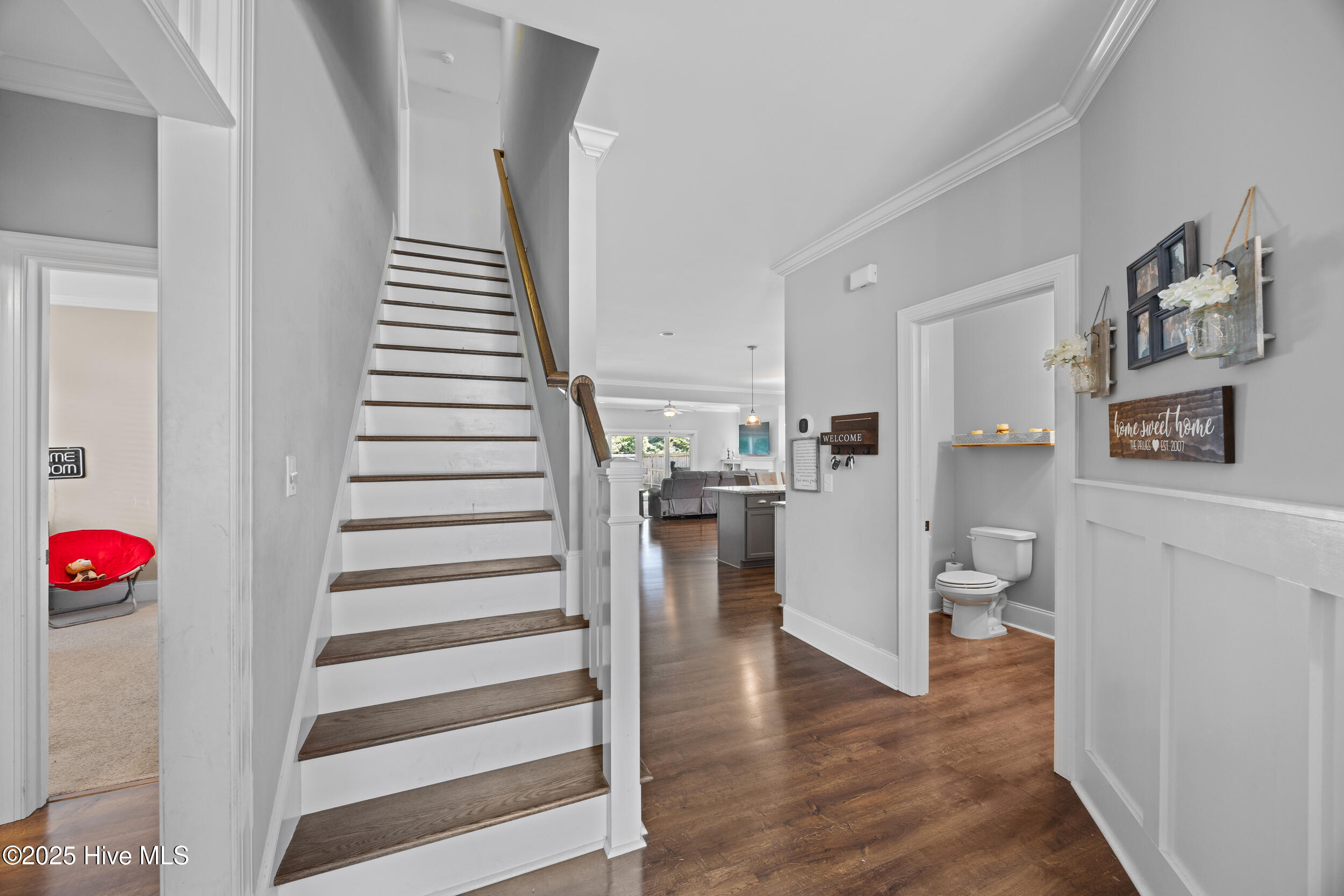 2244 Lakeside Circle