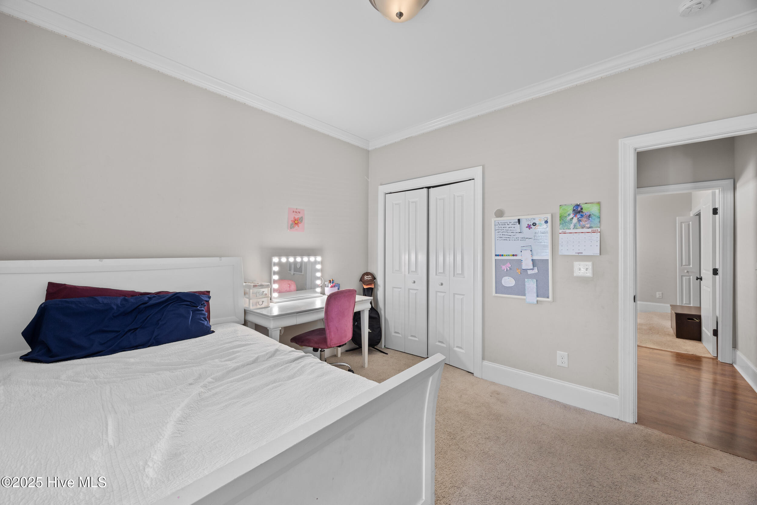 2244 Lakeside Circle